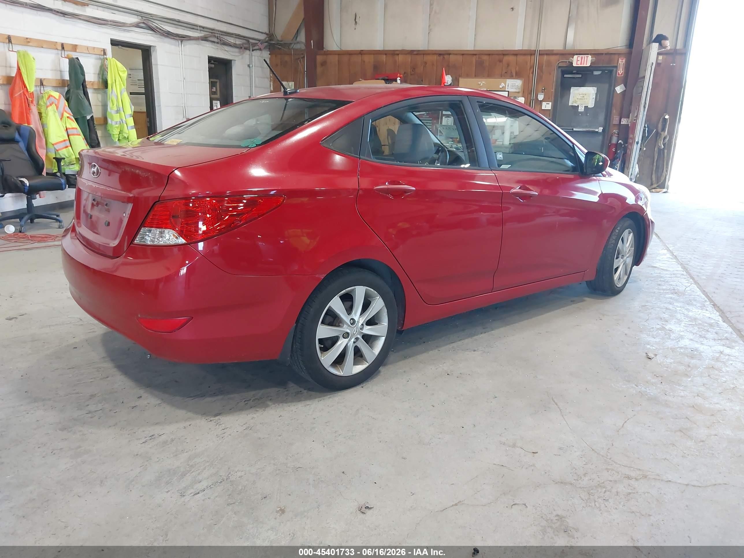 2013 Hyundai Accent Gls Red vin: KMHCU4AE7DU443954