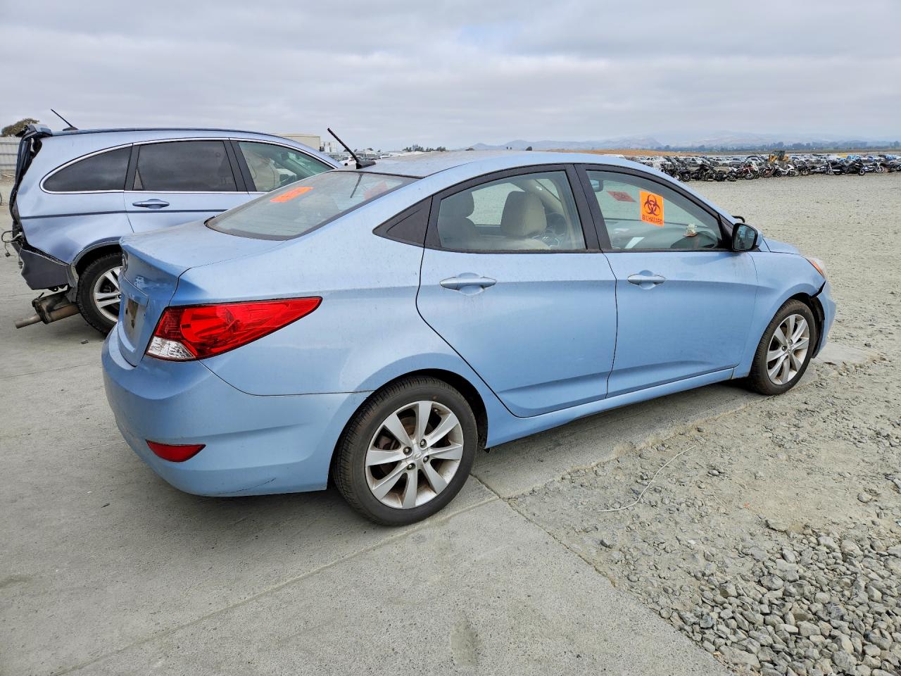 2013 Hyundai Accent Gls Blue vin: KMHCU4AE7DU459037