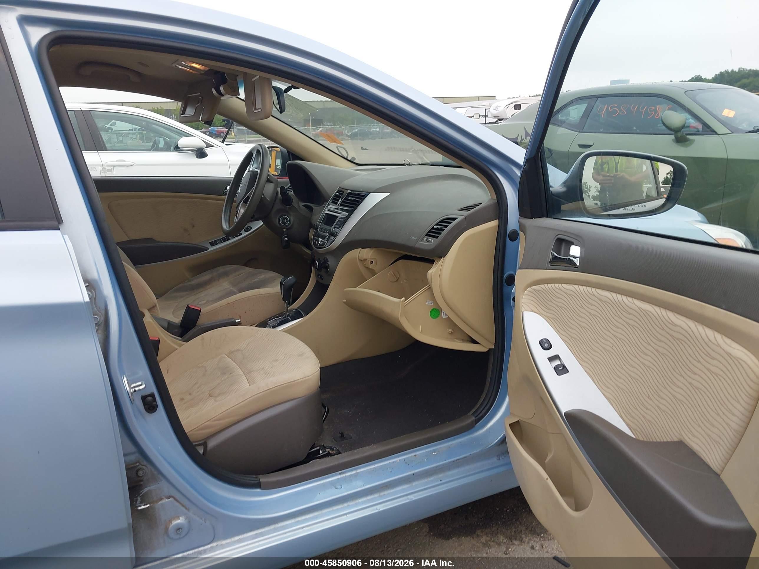2014 Hyundai Accent Gls Light Blue vin: KMHCU4AE7EU752518