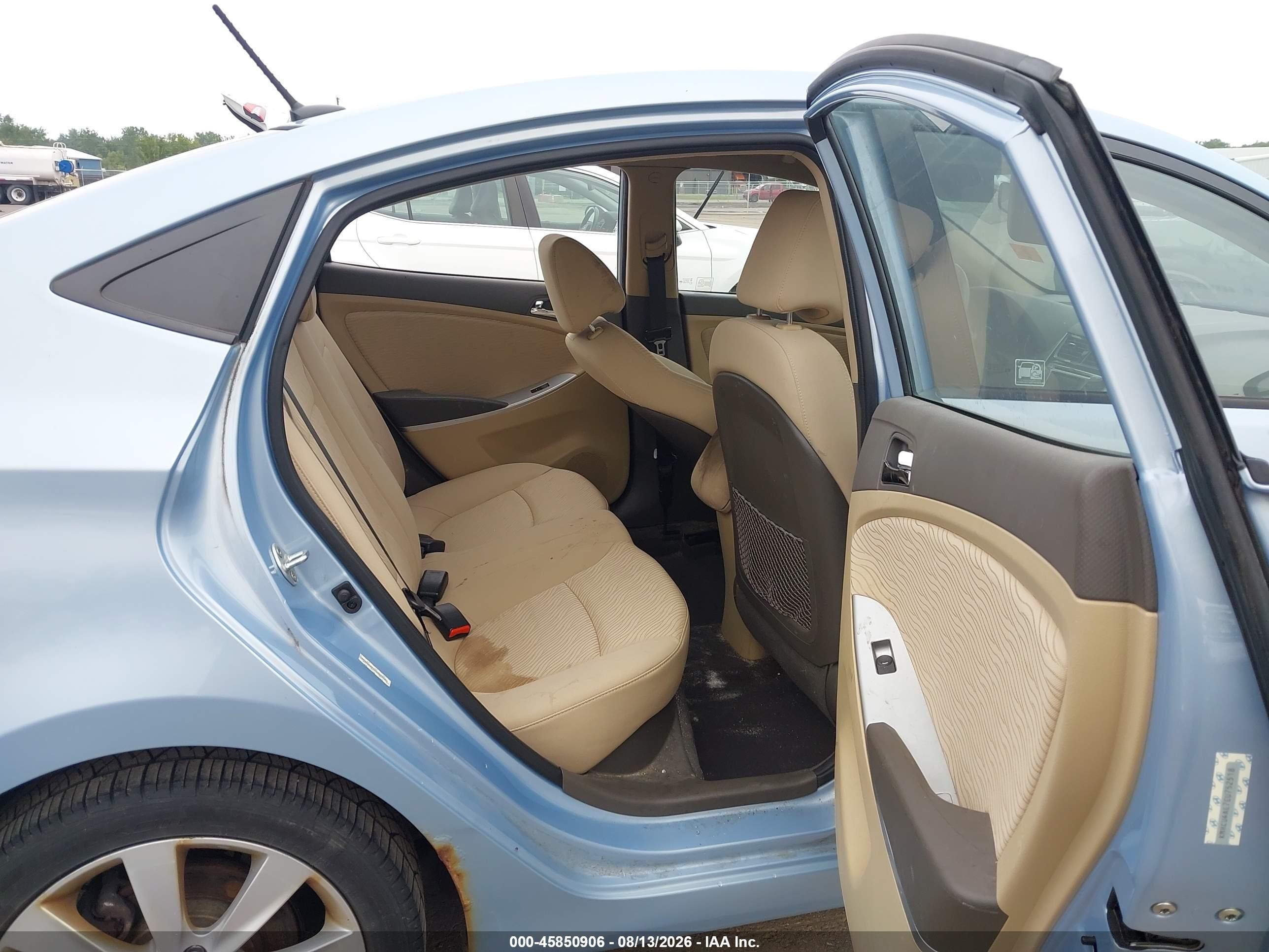 2014 Hyundai Accent Gls Light Blue vin: KMHCU4AE7EU752518