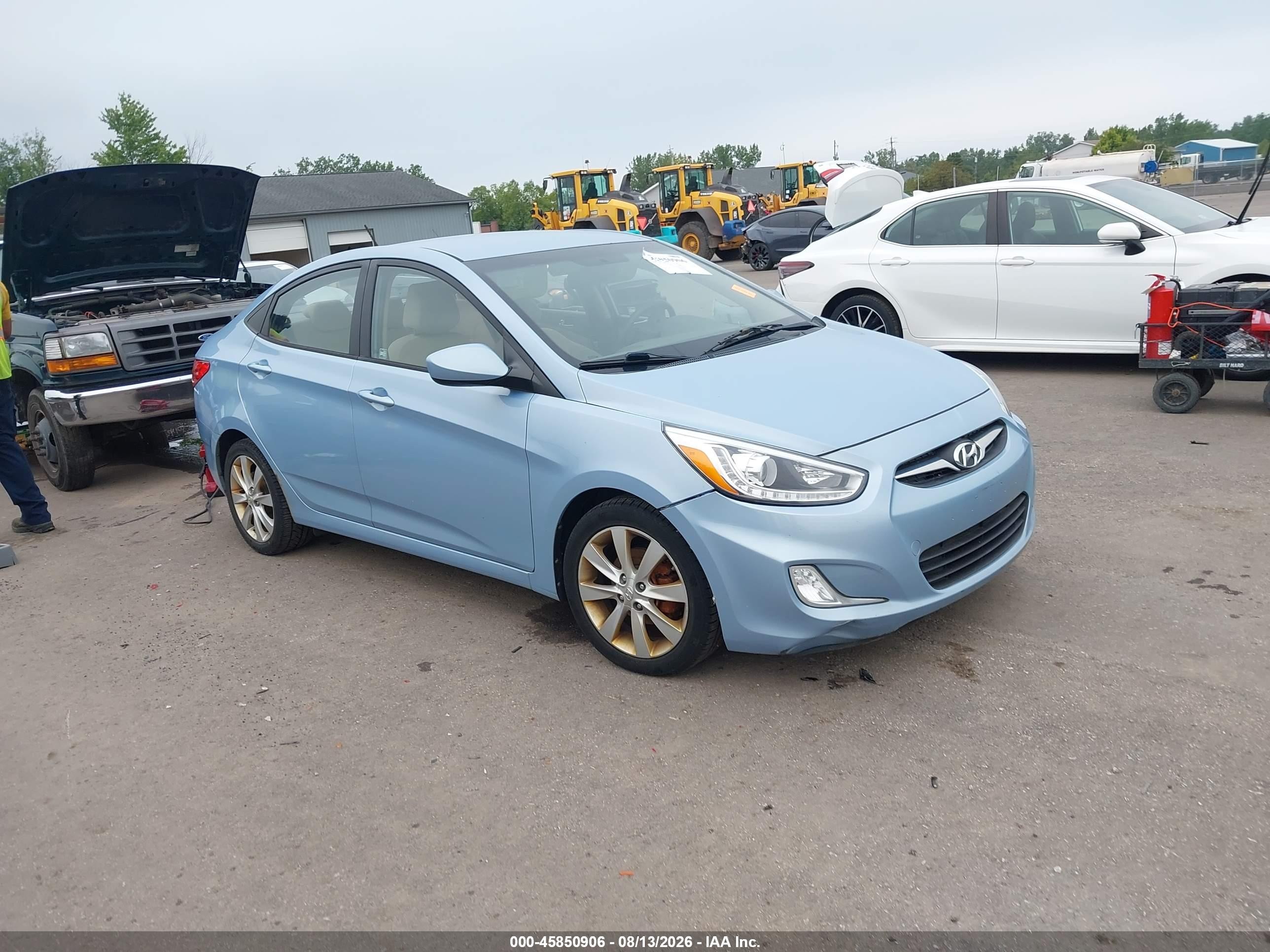 2014 Hyundai Accent Gls Light Blue vin: KMHCU4AE7EU752518