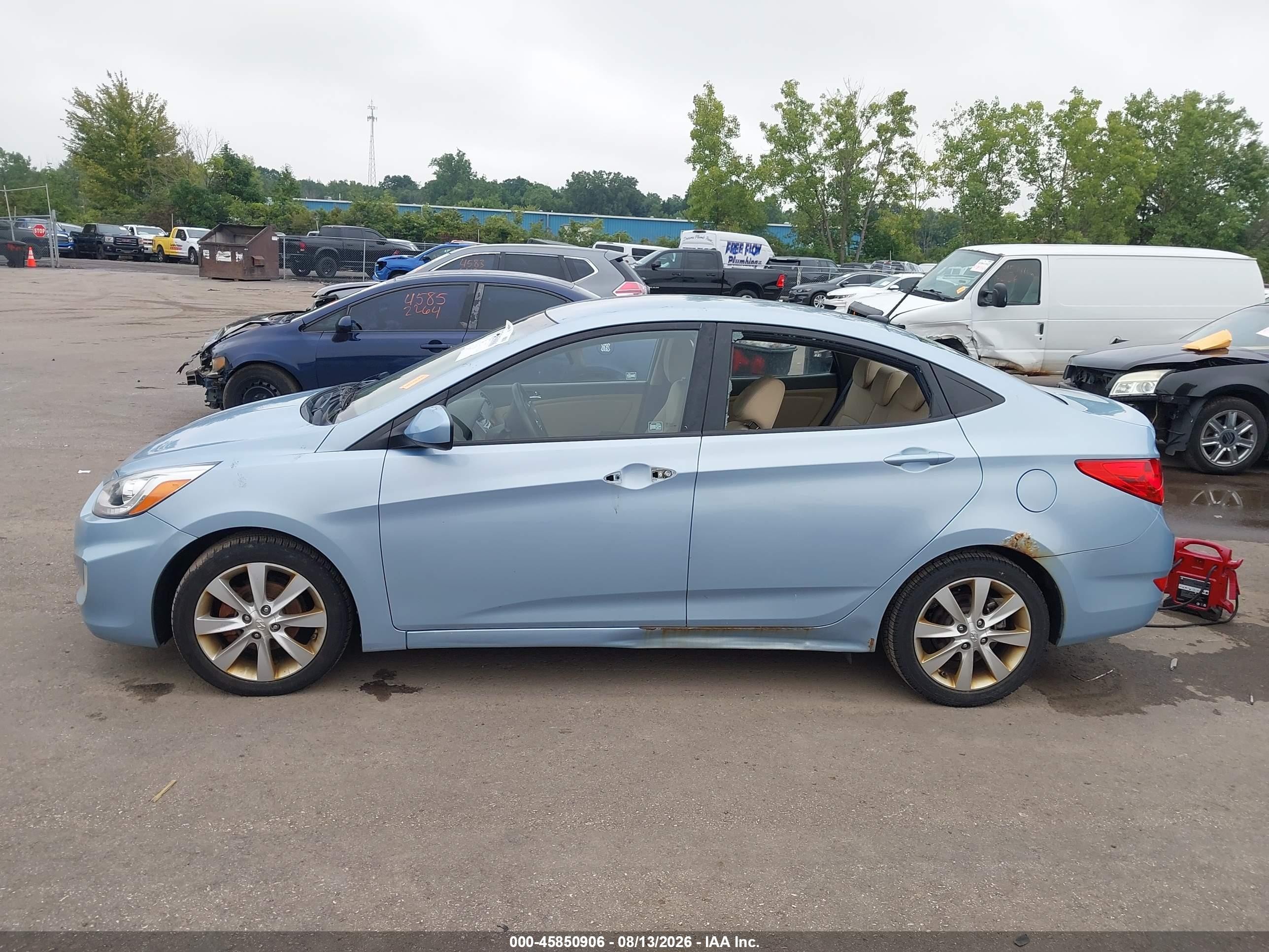 2014 Hyundai Accent Gls Light Blue vin: KMHCU4AE7EU752518