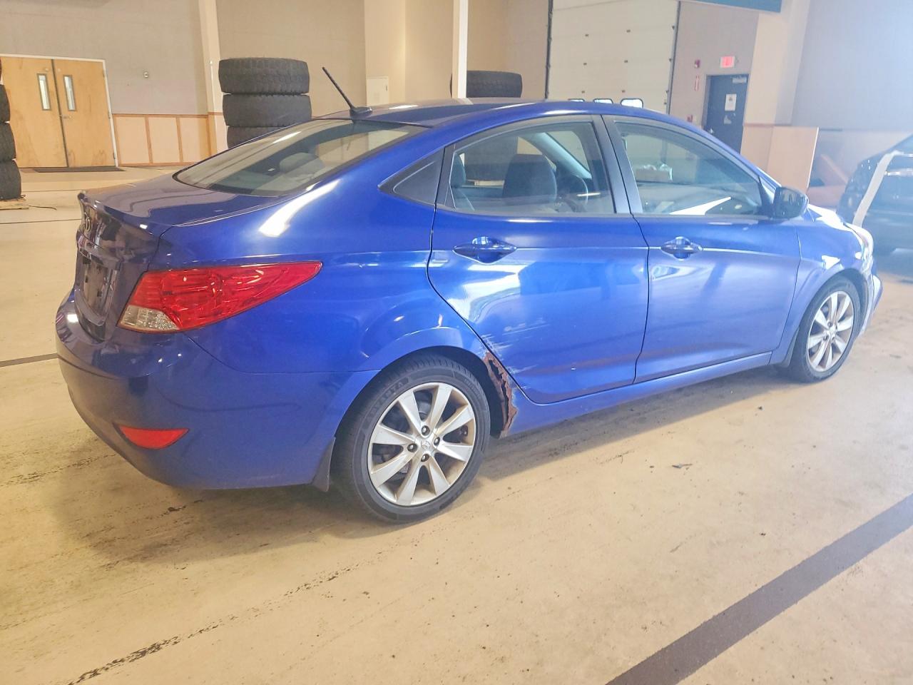 2012 Hyundai Accent Gls Blue vin: KMHCU4AE8CU167637