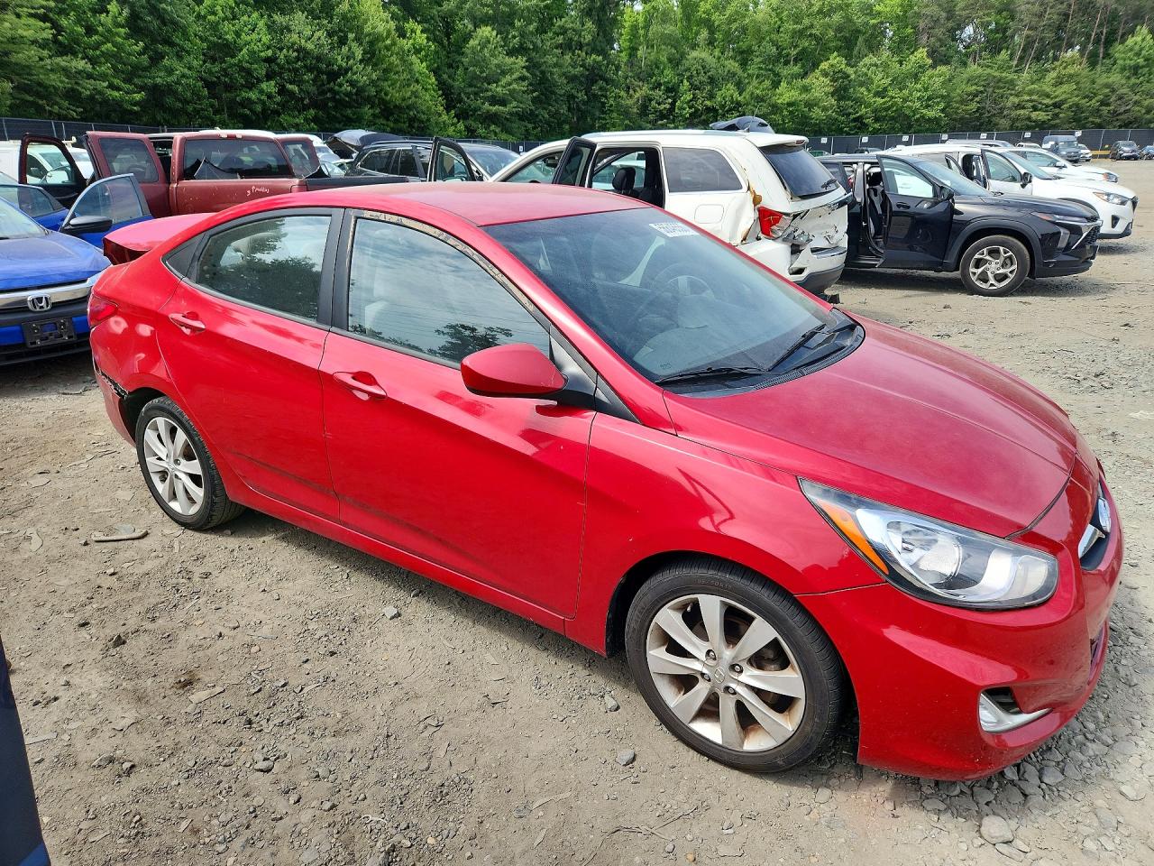 2012 Hyundai Accent Gls Red vin: KMHCU4AE8CU182834
