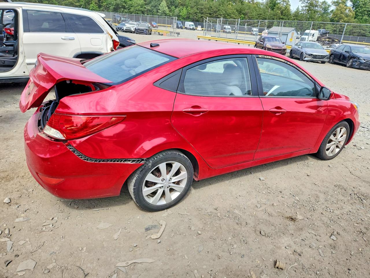 2012 Hyundai Accent Gls Red vin: KMHCU4AE8CU182834