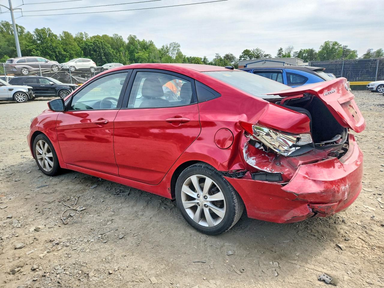 2012 Hyundai Accent Gls Red vin: KMHCU4AE8CU182834