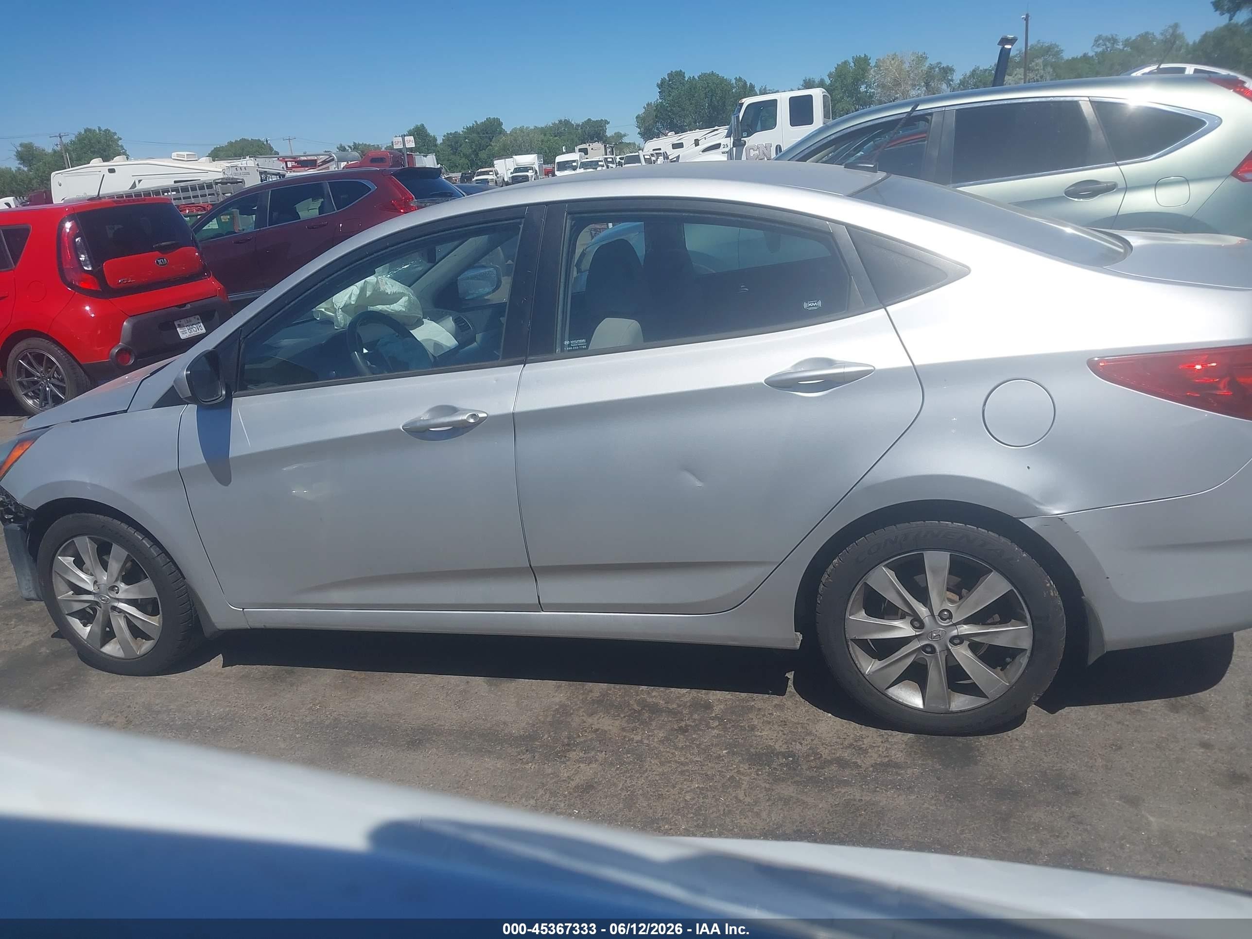 2013 Hyundai Accent Gls Silver vin: KMHCU4AE8DU275144