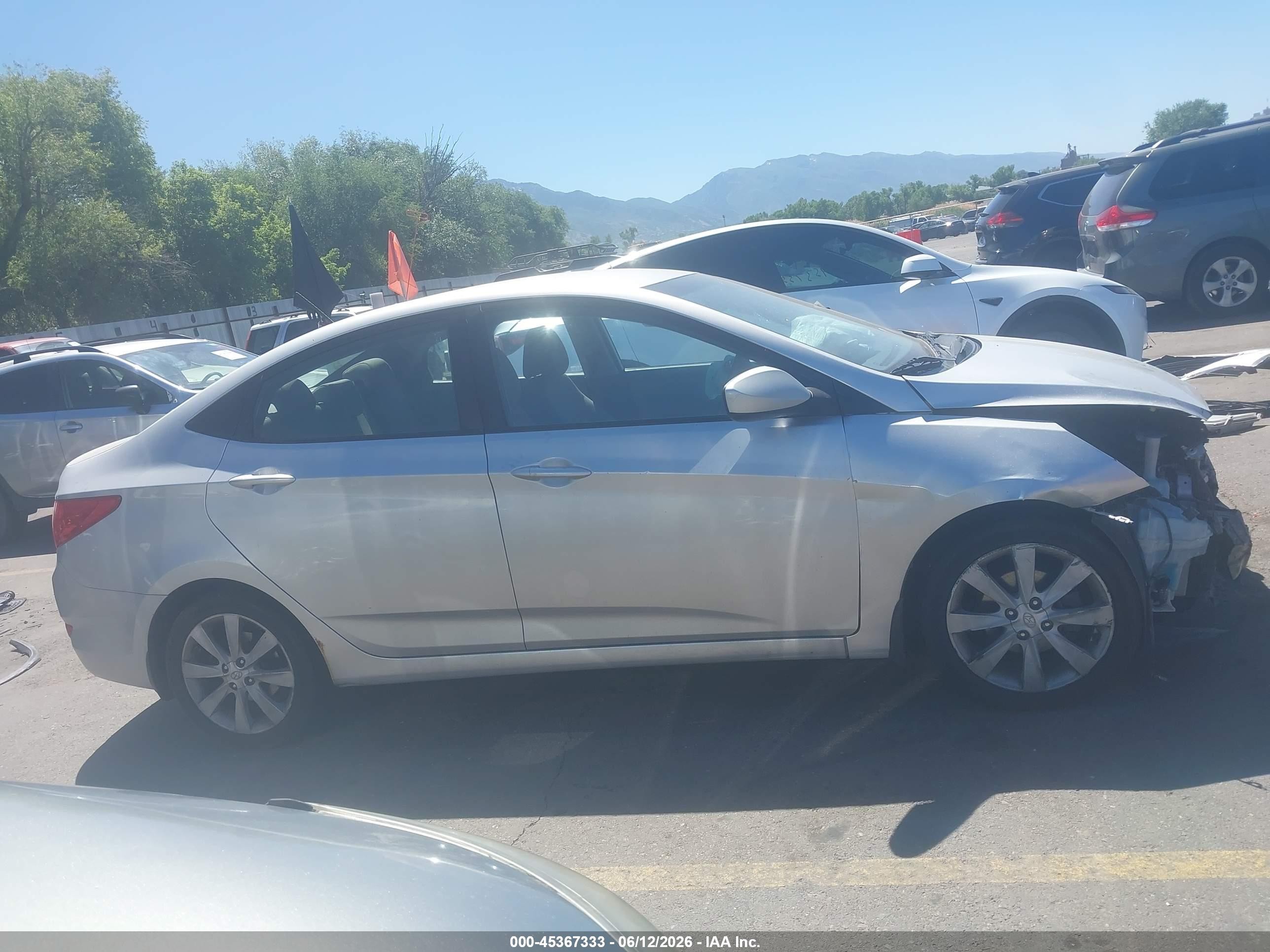 2013 Hyundai Accent Gls Silver vin: KMHCU4AE8DU275144