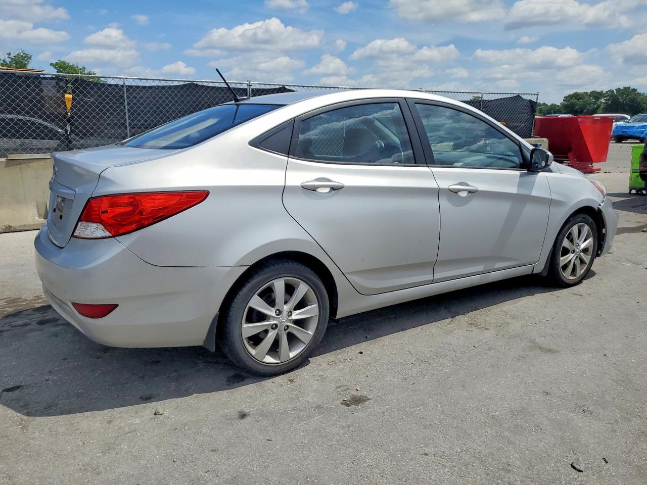 2013 Hyundai Accent Gls Silver vin: KMHCU4AE8DU578215