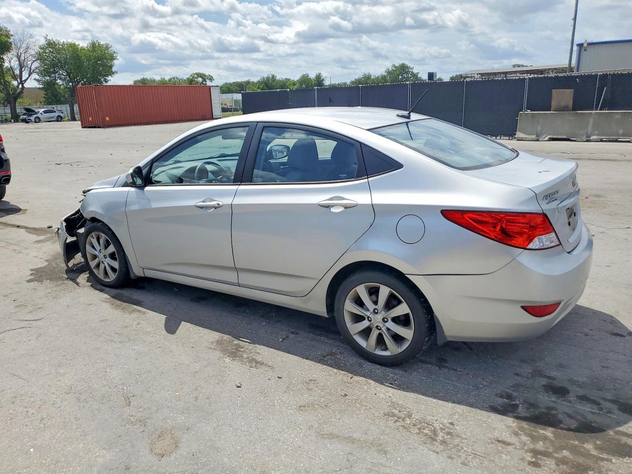 2013 Hyundai Accent Gls Silver vin: KMHCU4AE8DU578215