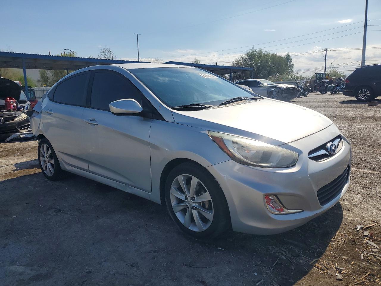 2012 Hyundai Accent Gls Silver vin: KMHCU4AE9CU121606