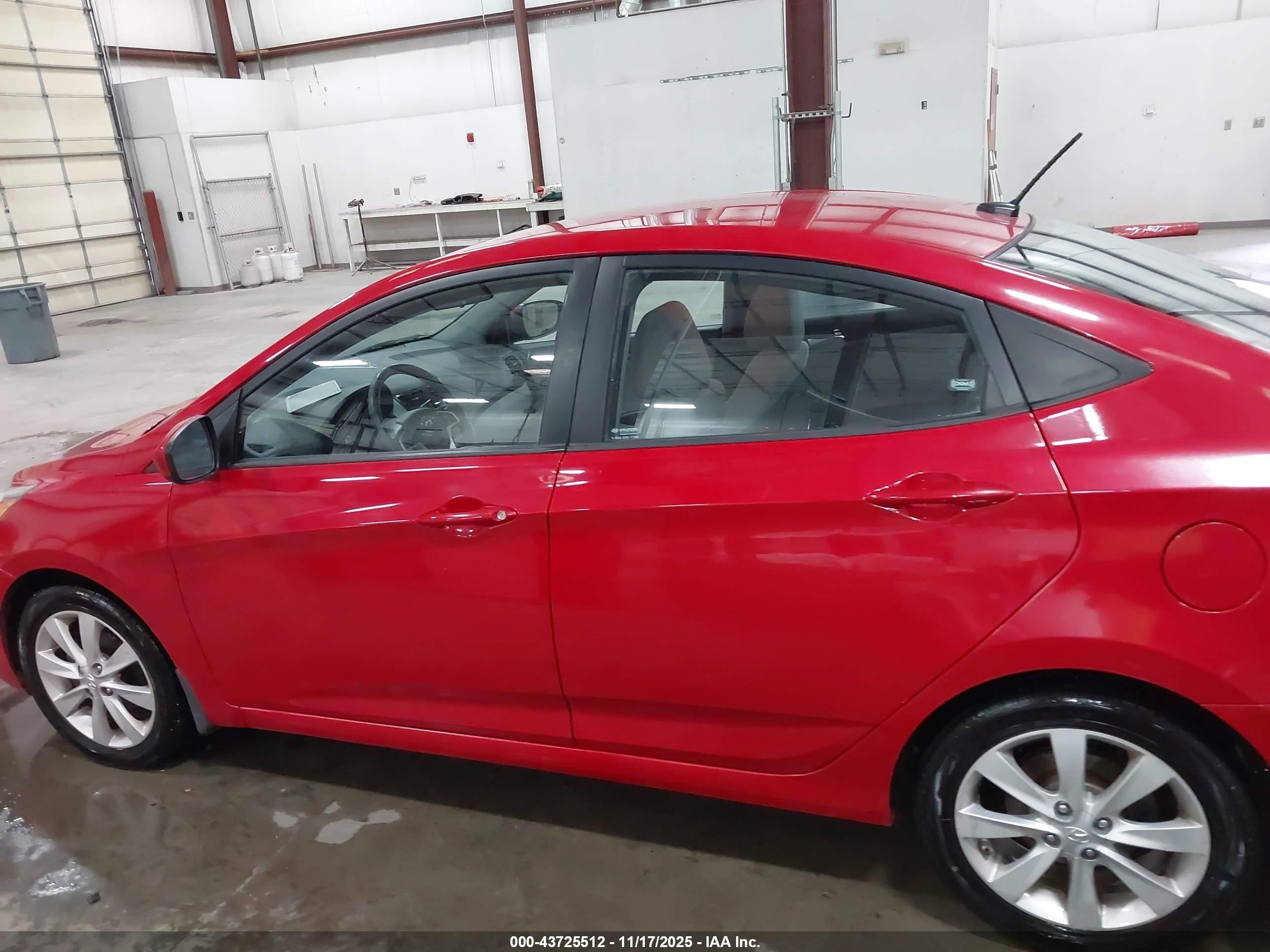 2012 Hyundai Accent Gls Red vin: KMHCU4AE9CU162172