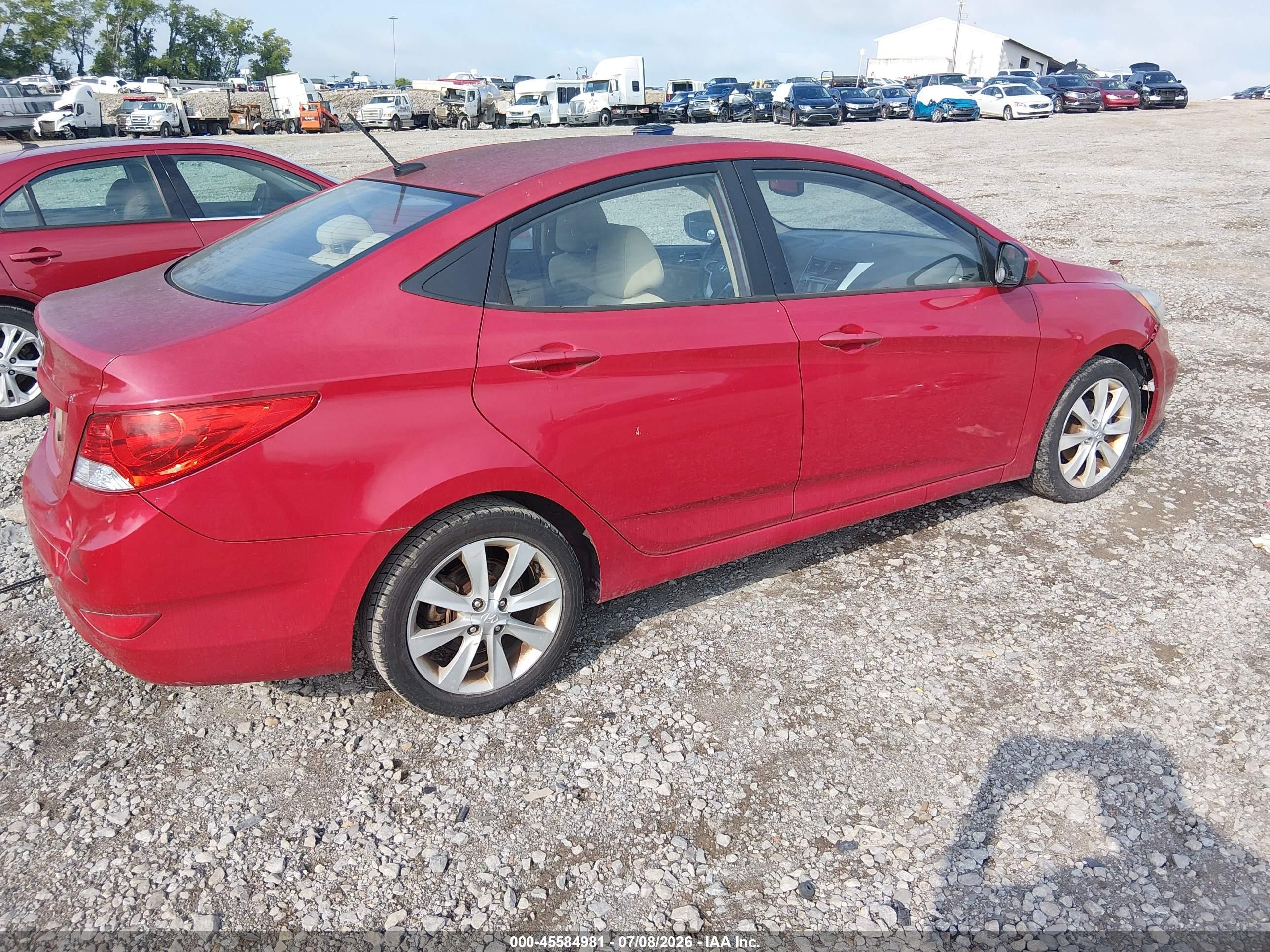 2013 Hyundai Accent Gls Red vin: KMHCU4AE9DU429330