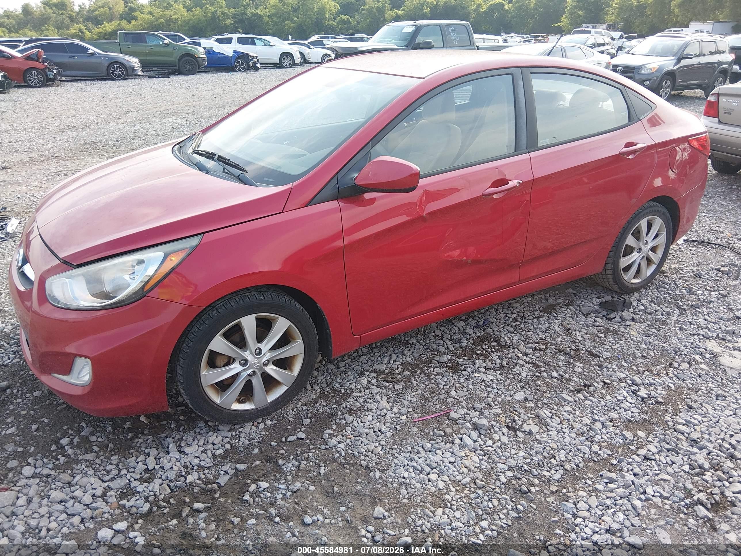 2013 Hyundai Accent Gls Red vin: KMHCU4AE9DU429330