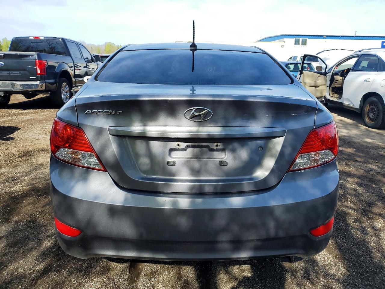 2014 Hyundai Accent Charcoal vin: KMHCU4AE9EU661489