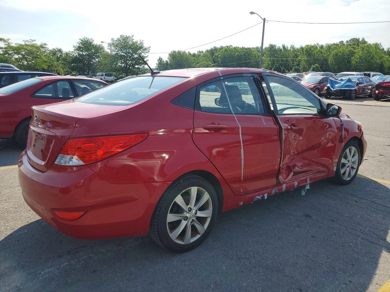 2014 Hyundai Accent Gls Red vin: KMHCU4AE9EU753265