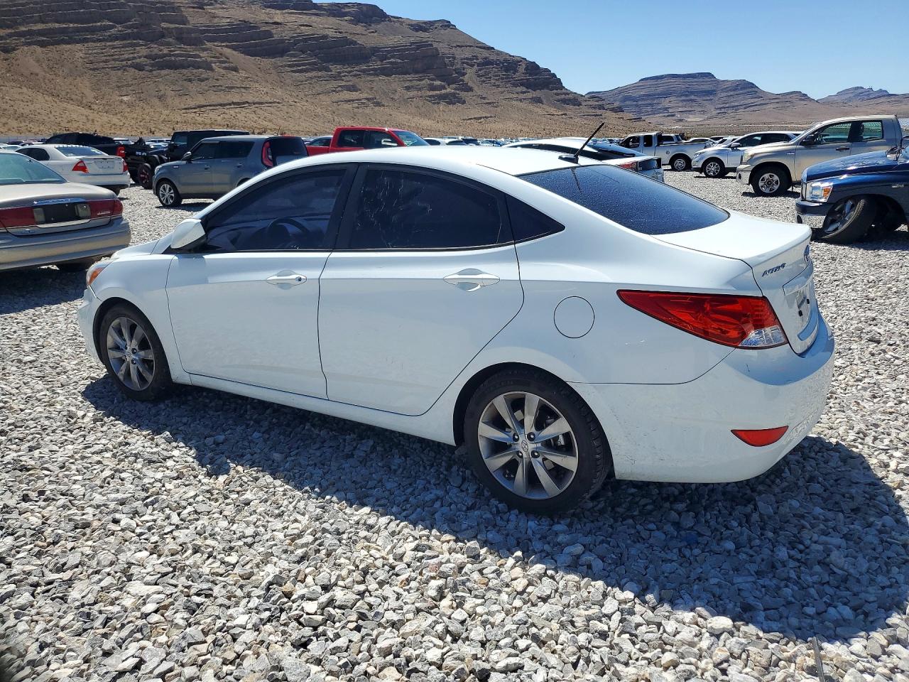 2014 Hyundai Accent Gls White vin: KMHCU4AE9EU775282