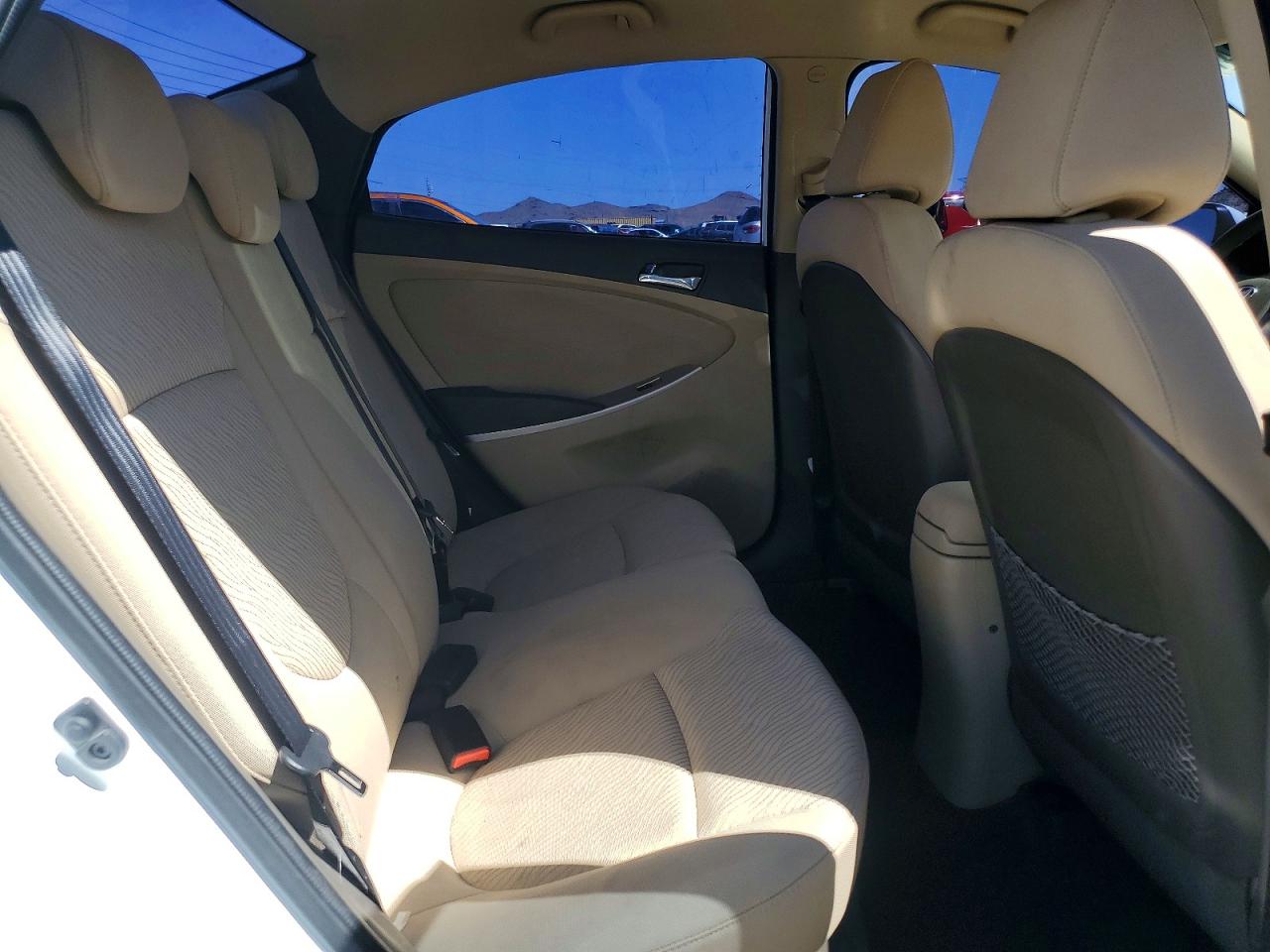 2014 Hyundai Accent Gls White vin: KMHCU4AE9EU775282