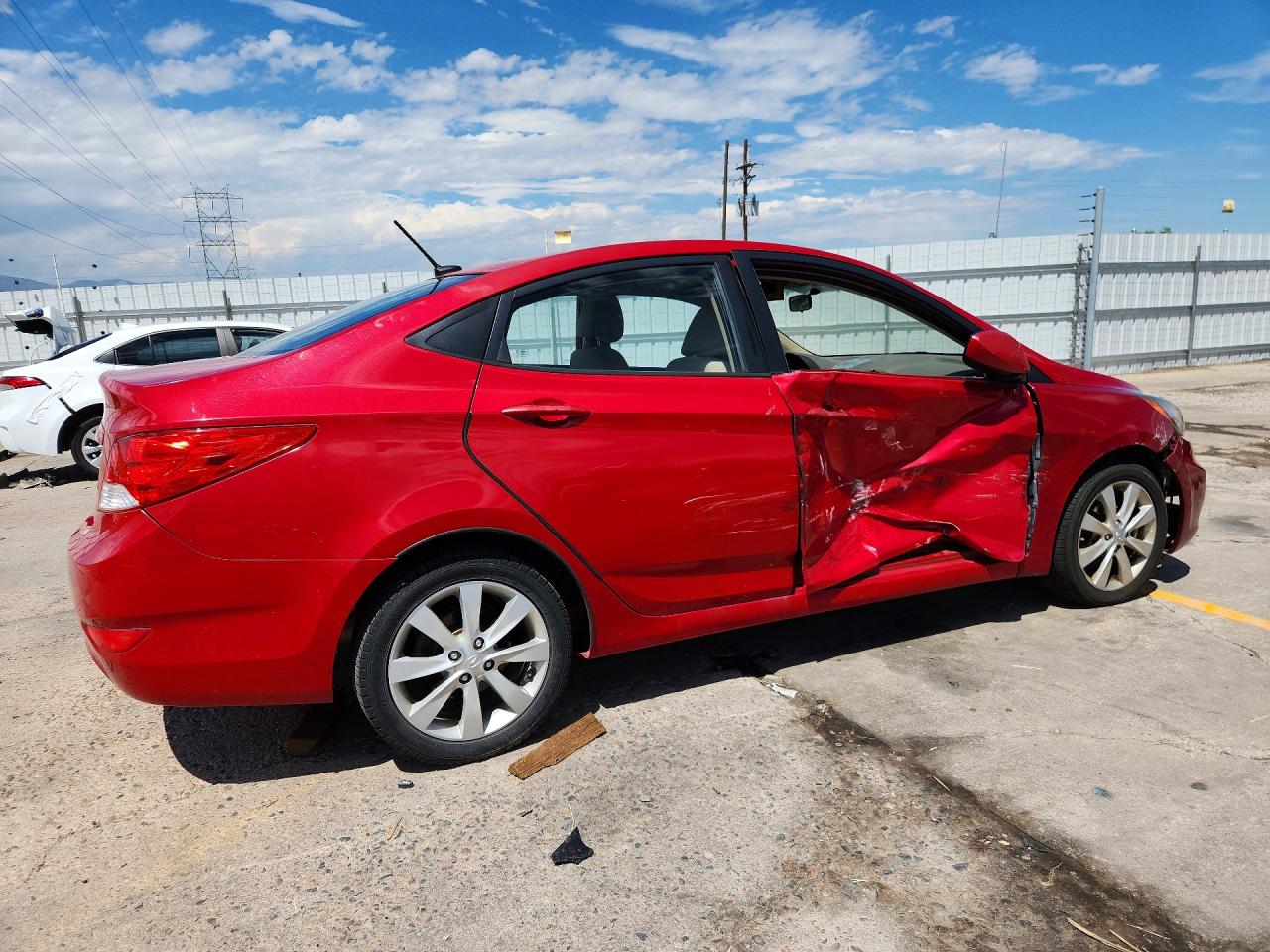 2012 Hyundai Accent Gls Red vin: KMHCU4AEXCU057883