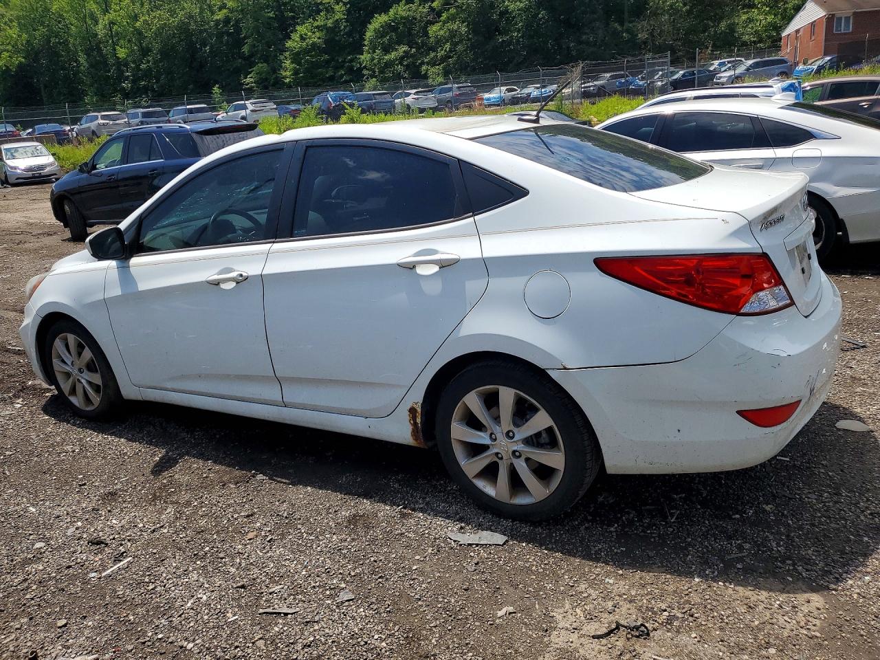 2012 Hyundai Accent Gls White vin: KMHCU4AEXCU061013
