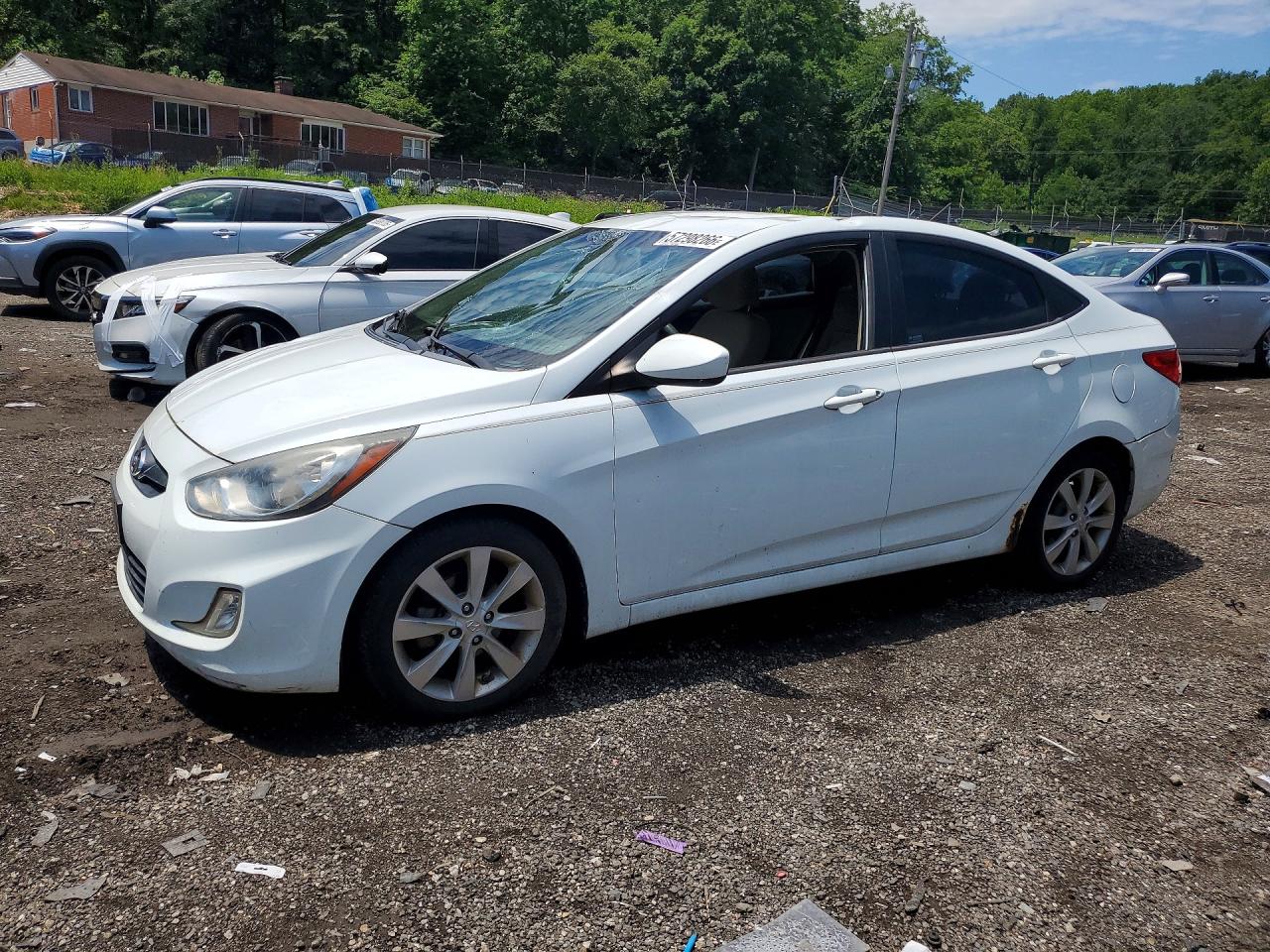 2012 Hyundai Accent Gls White vin: KMHCU4AEXCU061013