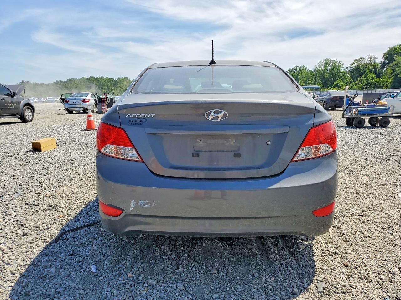 2013 Hyundai Accent Gls Gray vin: KMHCU4AEXDU339099