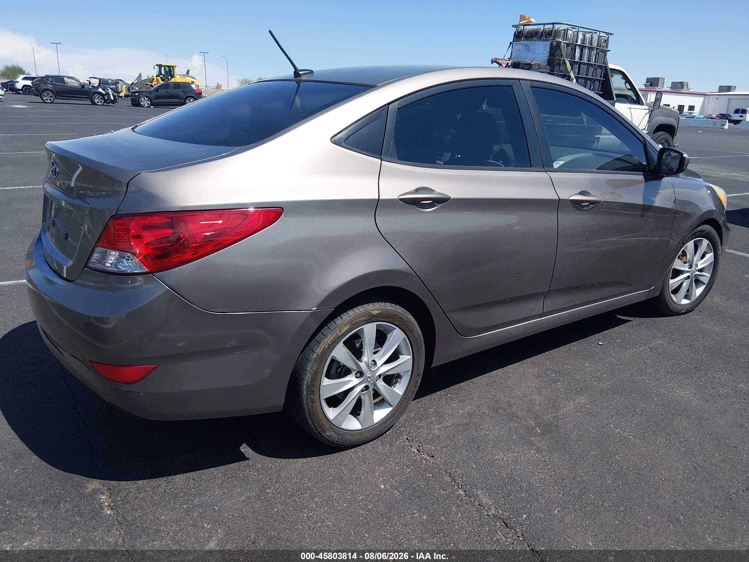 2014 Hyundai Accent Gls Tan vin: KMHCU4AEXEU746910