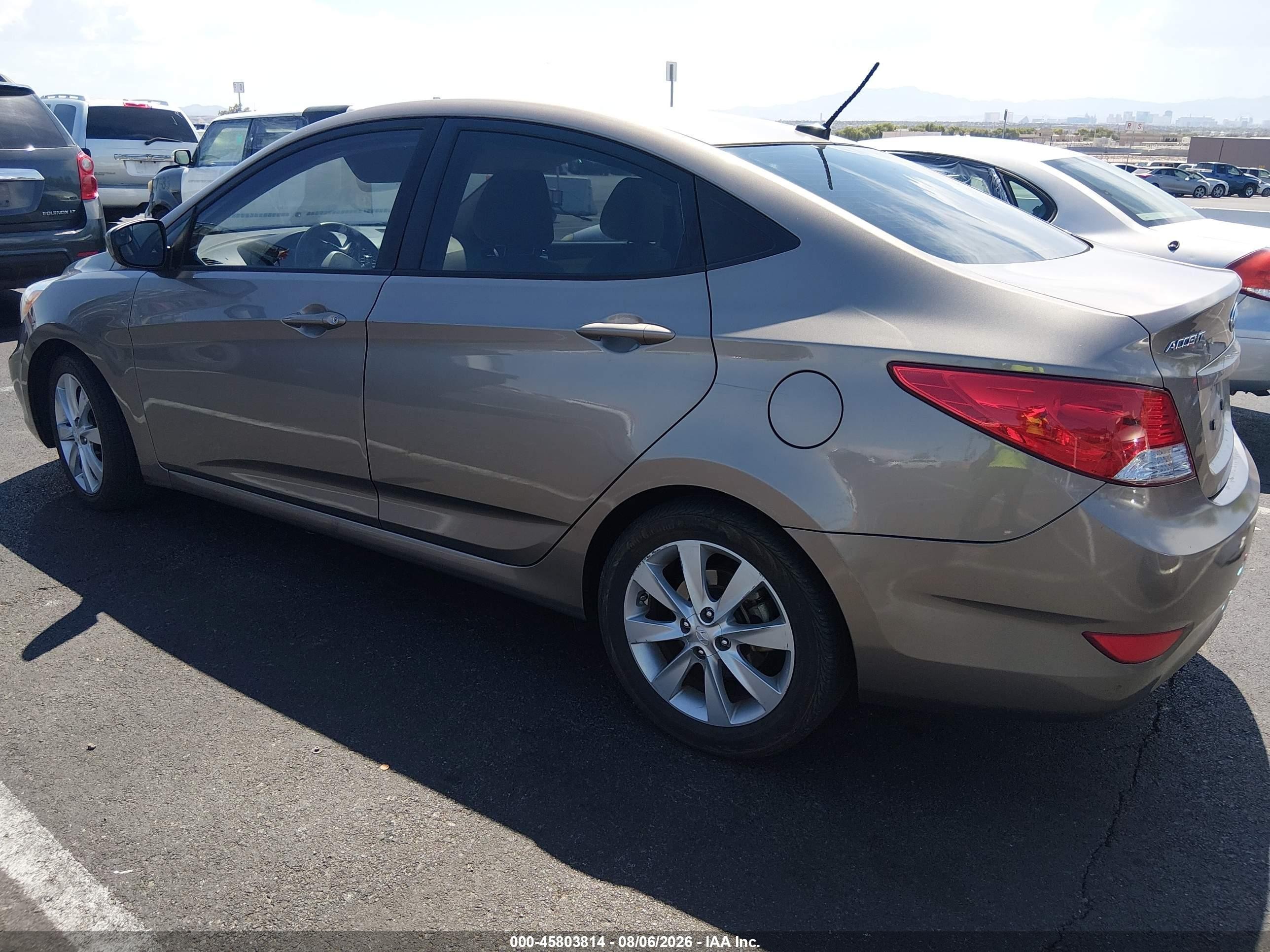 2014 Hyundai Accent Gls Tan vin: KMHCU4AEXEU746910