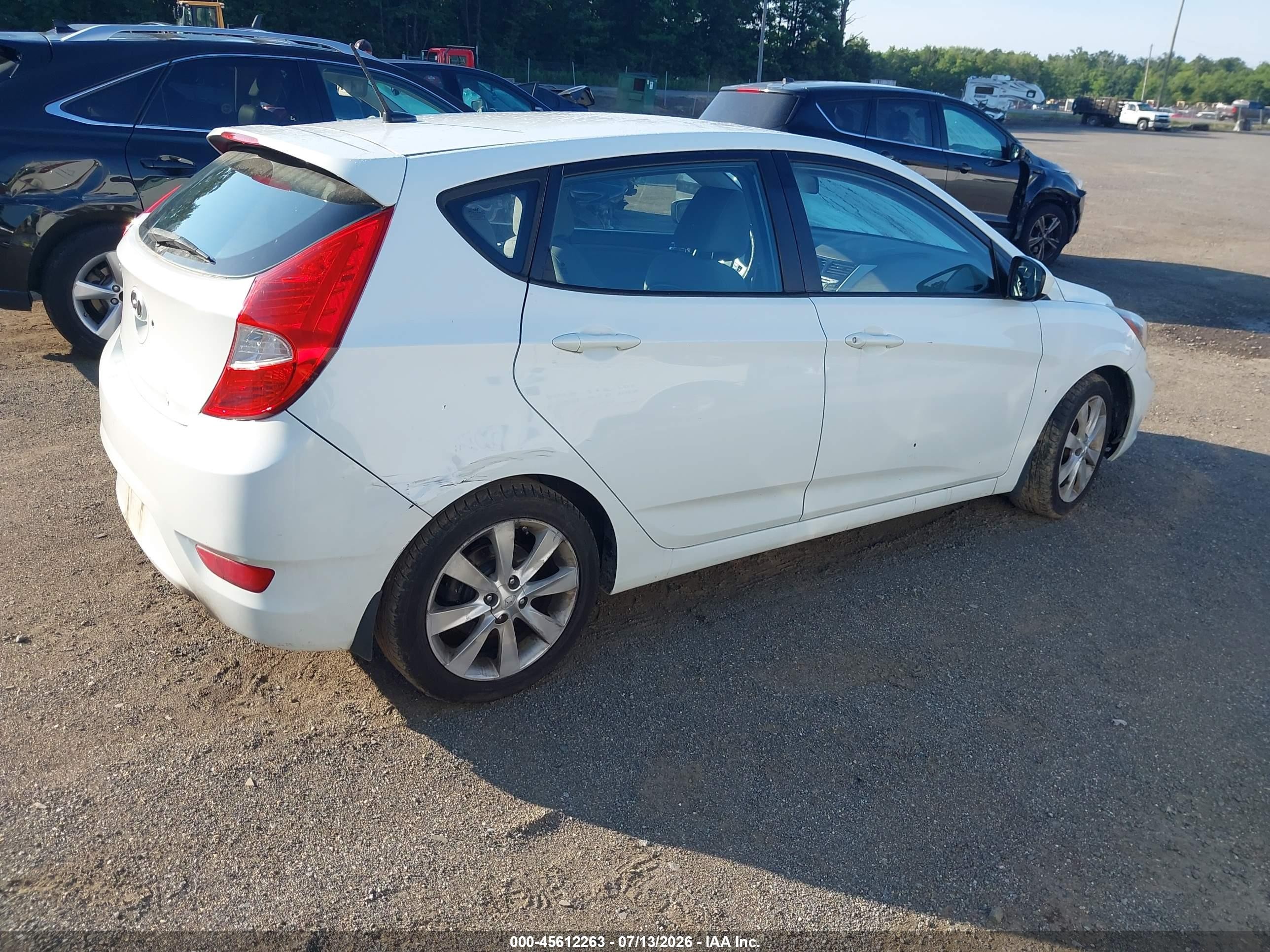 2012 Hyundai Accent Se White vin: KMHCU5AE0CU013607