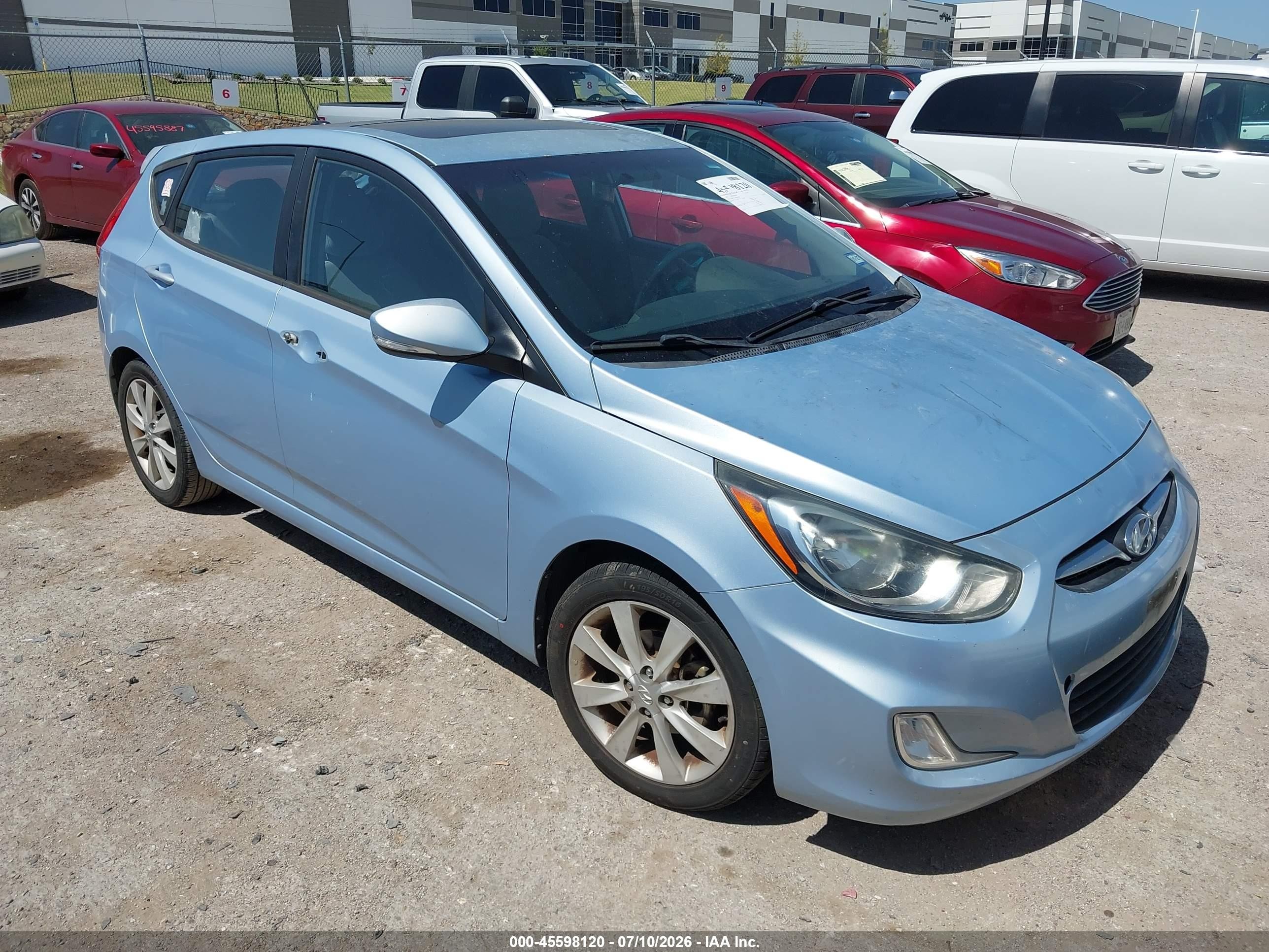 2013 Hyundai Accent Se Light Blue vin: KMHCU5AE0DU078491