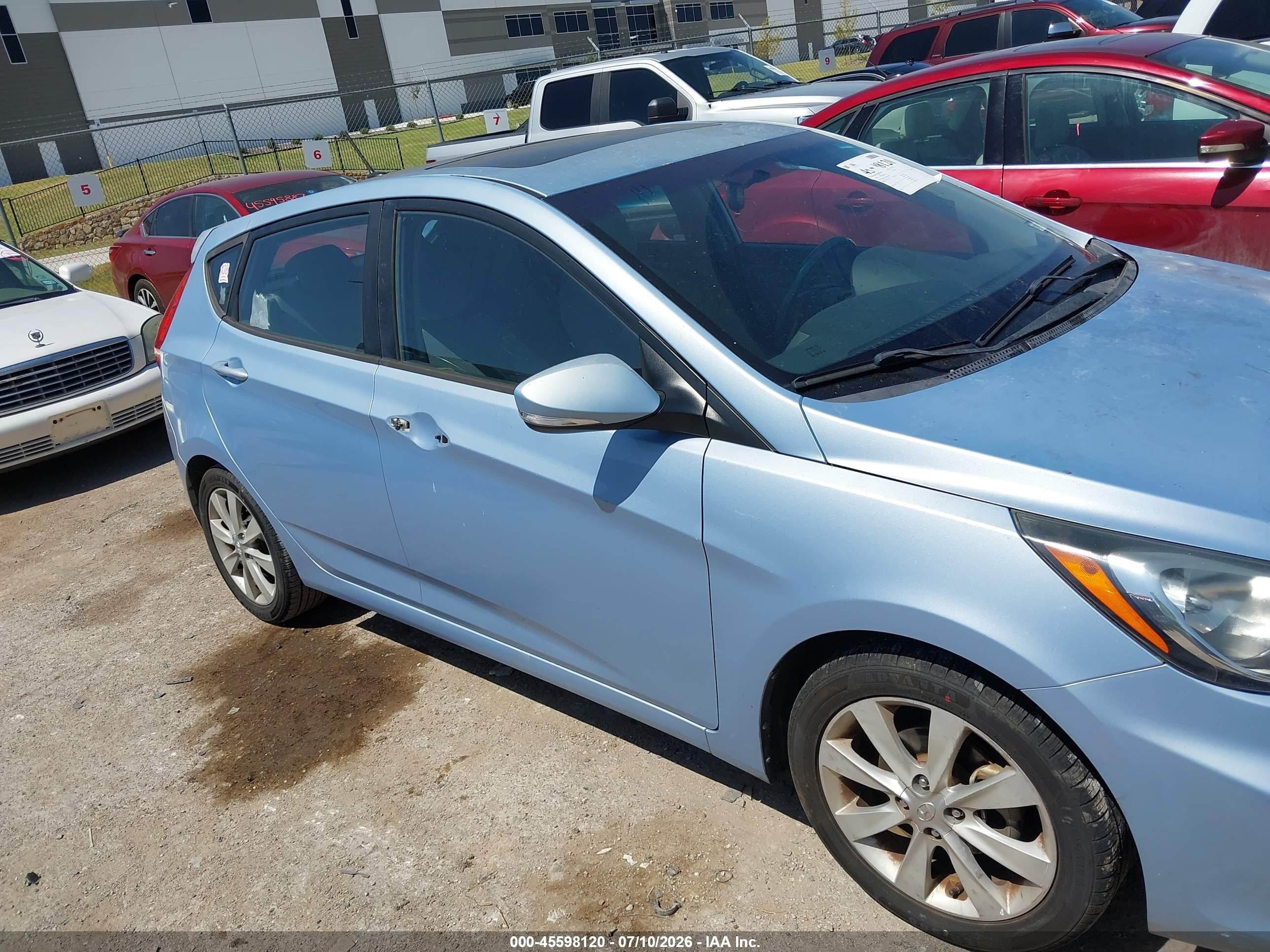 2013 Hyundai Accent Se Light Blue vin: KMHCU5AE0DU078491