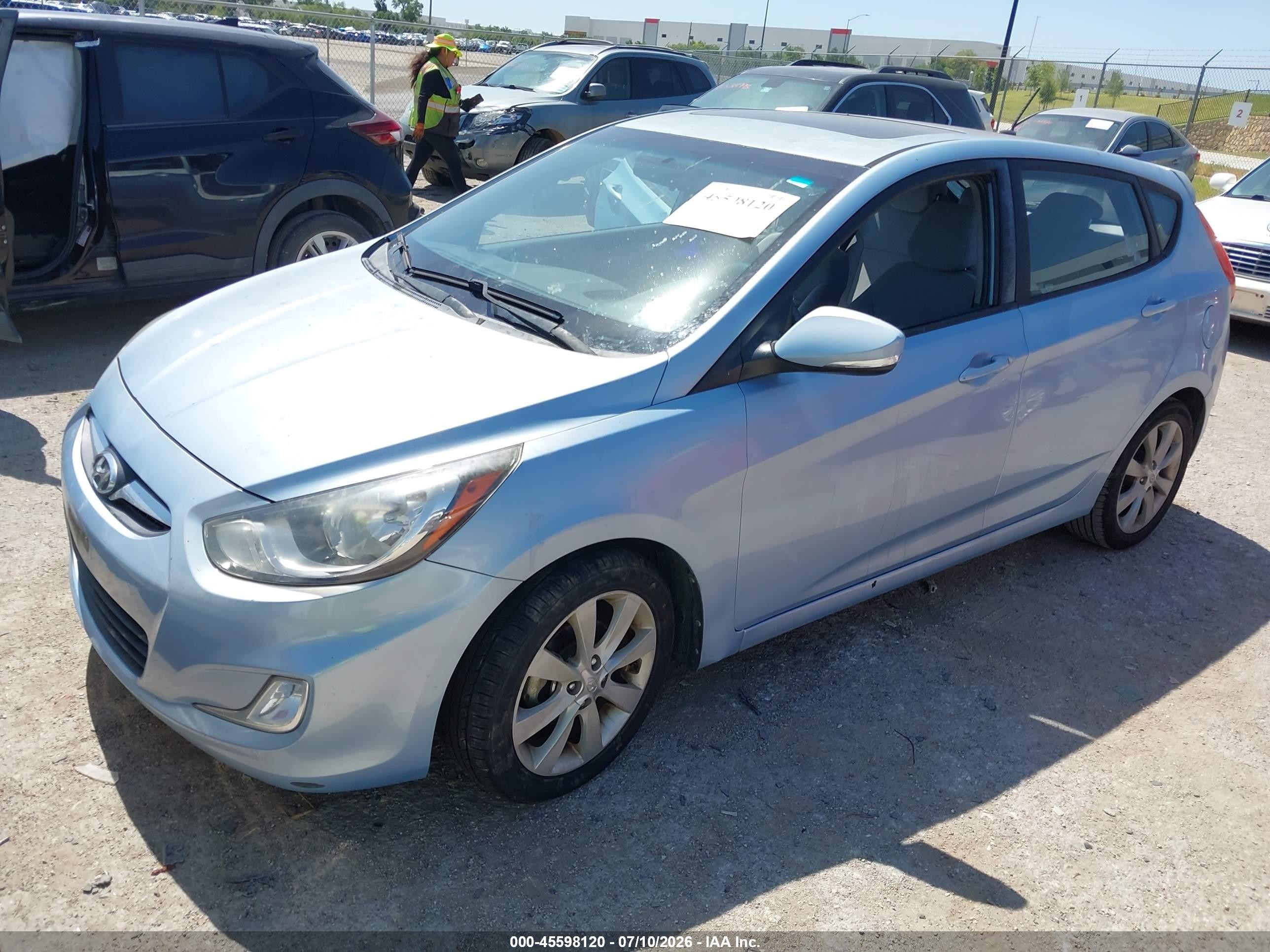 2013 Hyundai Accent Se Light Blue vin: KMHCU5AE0DU078491