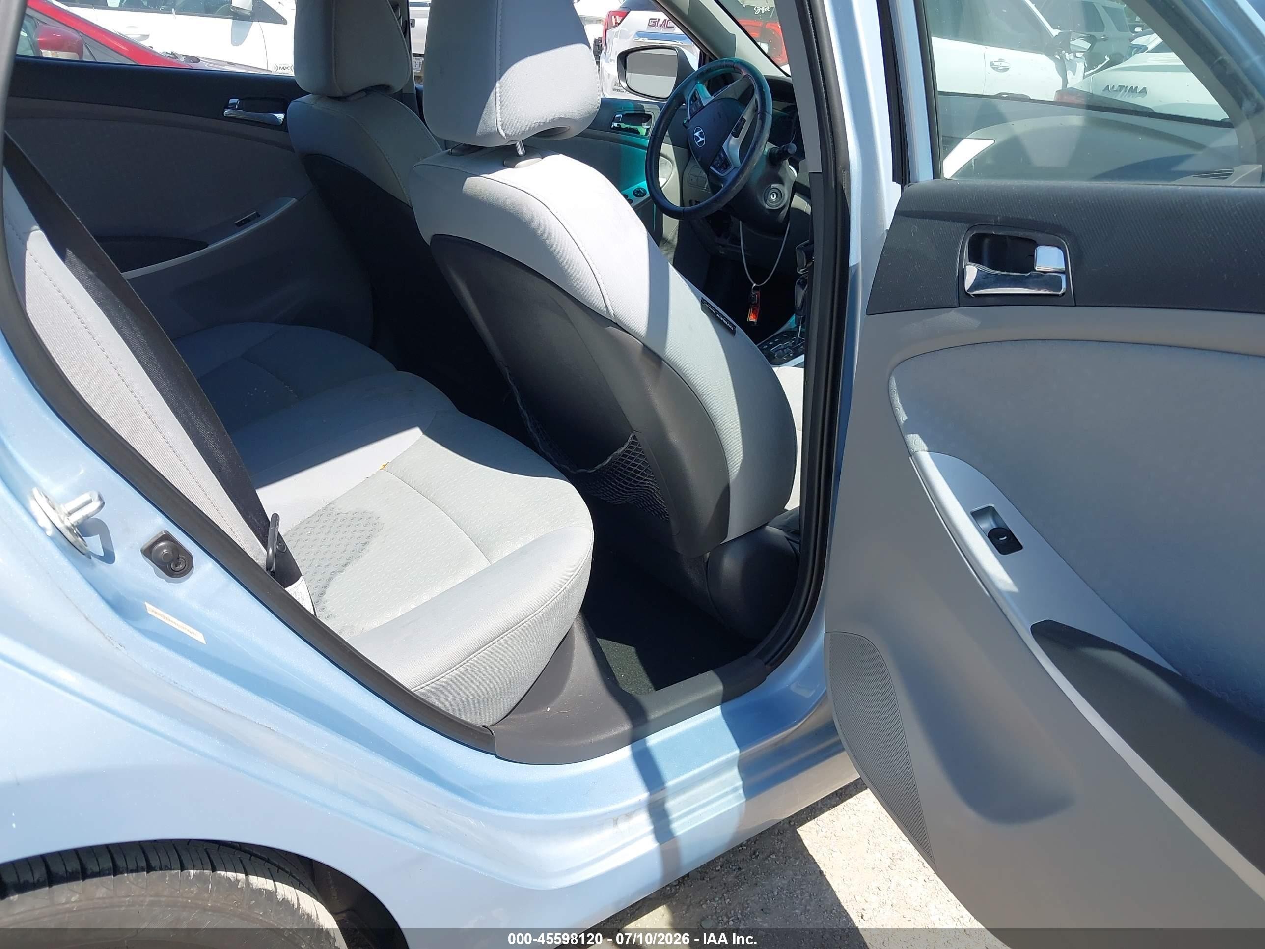 2013 Hyundai Accent Se Light Blue vin: KMHCU5AE0DU078491