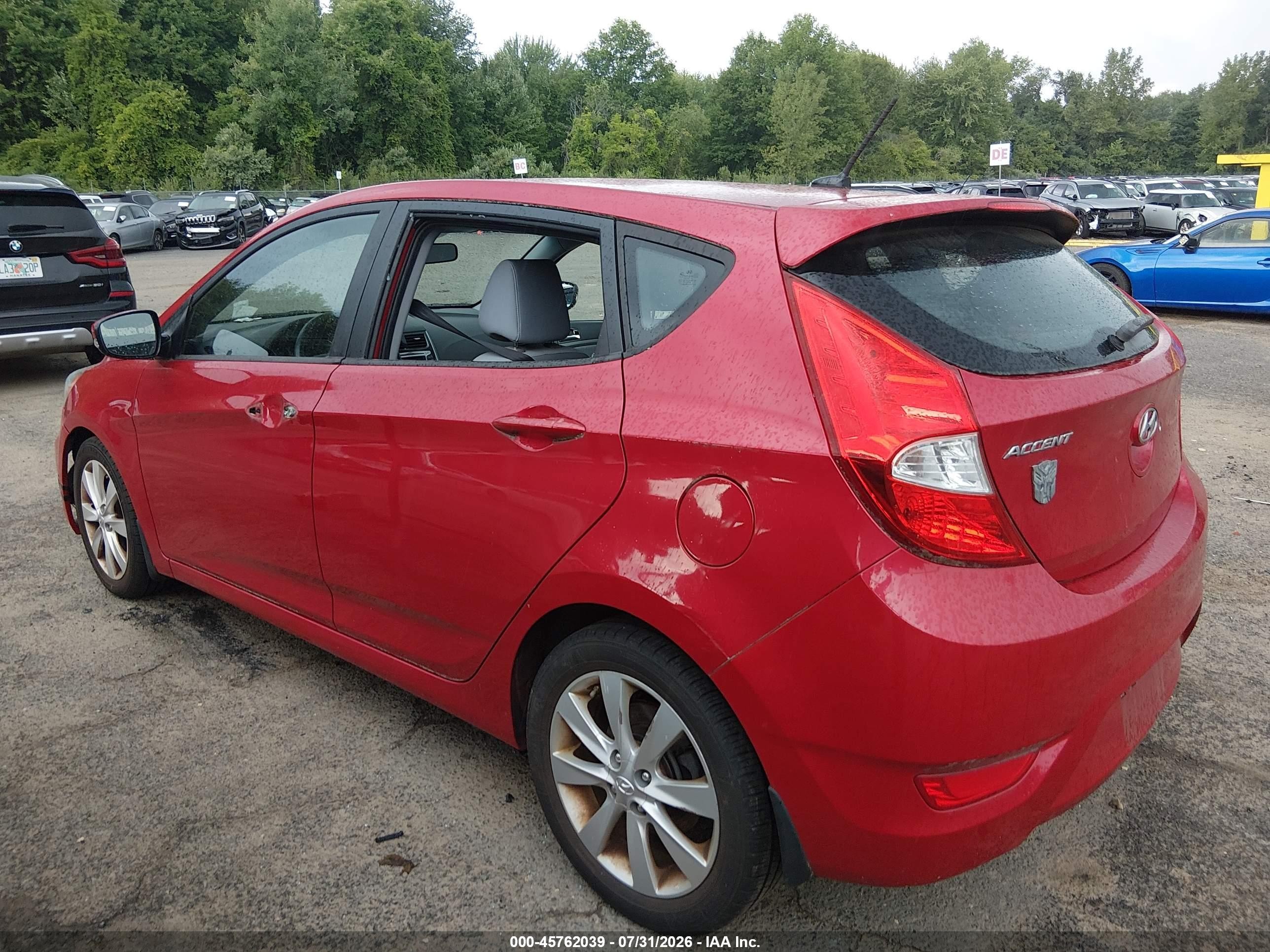 2013 Hyundai Accent Se Красный vin: KMHCU5AE0DU085778