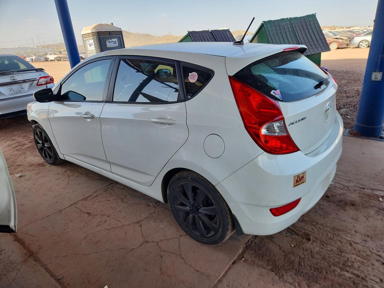 2013 Hyundai Accent Se White vin: KMHCU5AE0DU096571