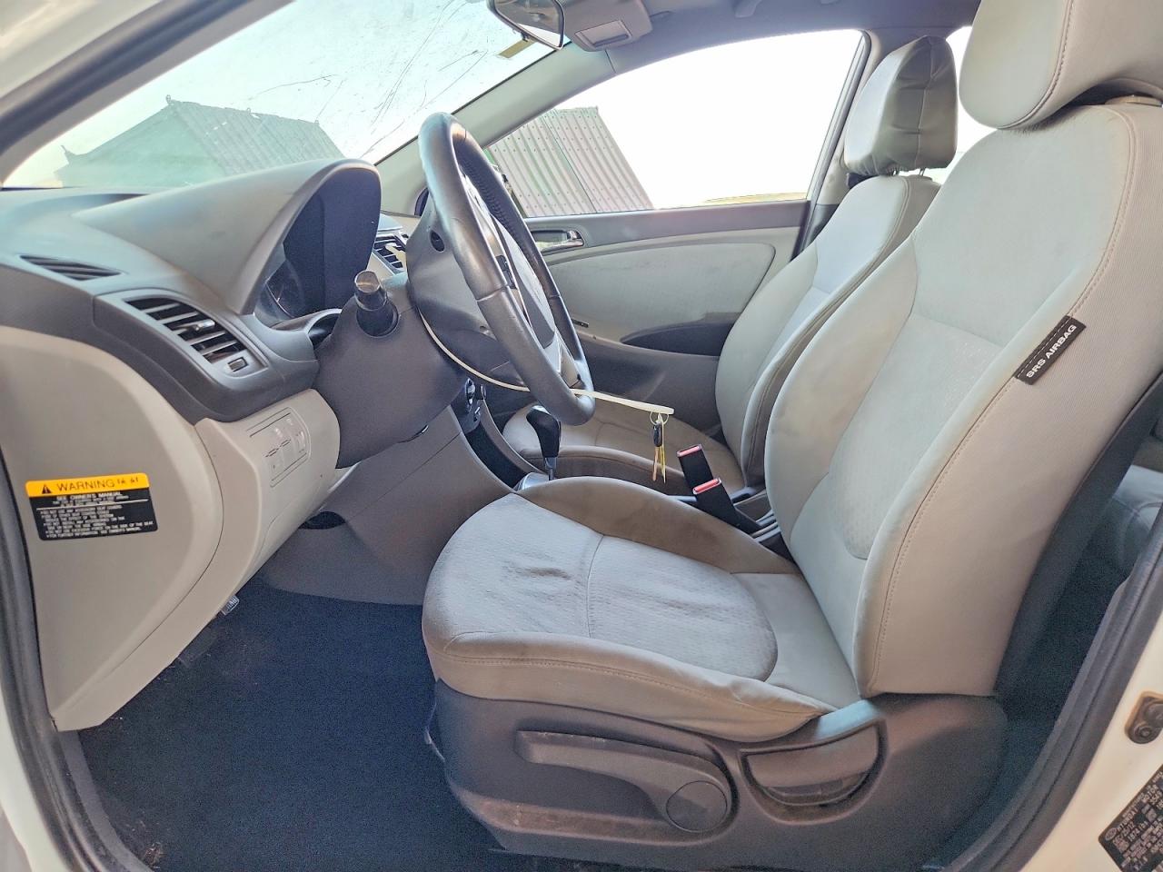 2013 Hyundai Accent Se White vin: KMHCU5AE0DU096571
