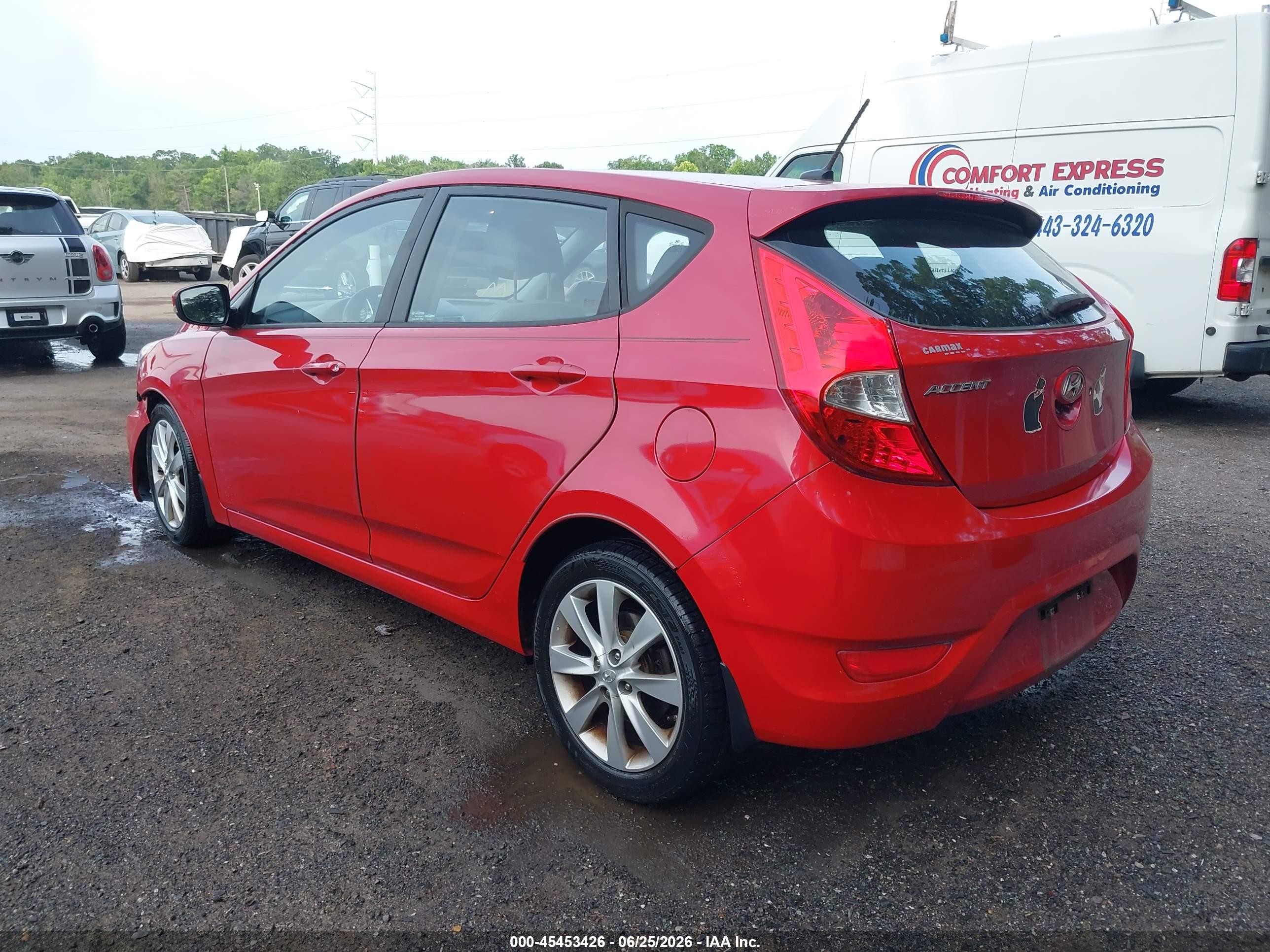 2013 Hyundai Accent Se Red vin: KMHCU5AE0DU100201