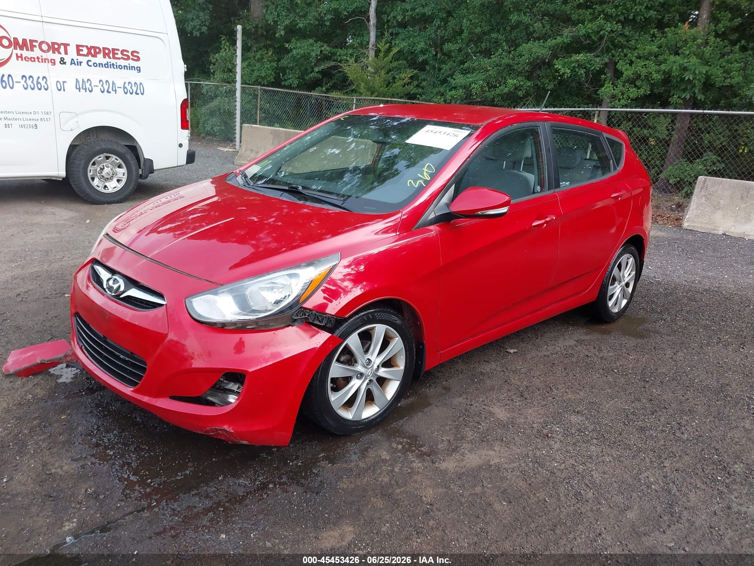 2013 Hyundai Accent Se Red vin: KMHCU5AE0DU100201