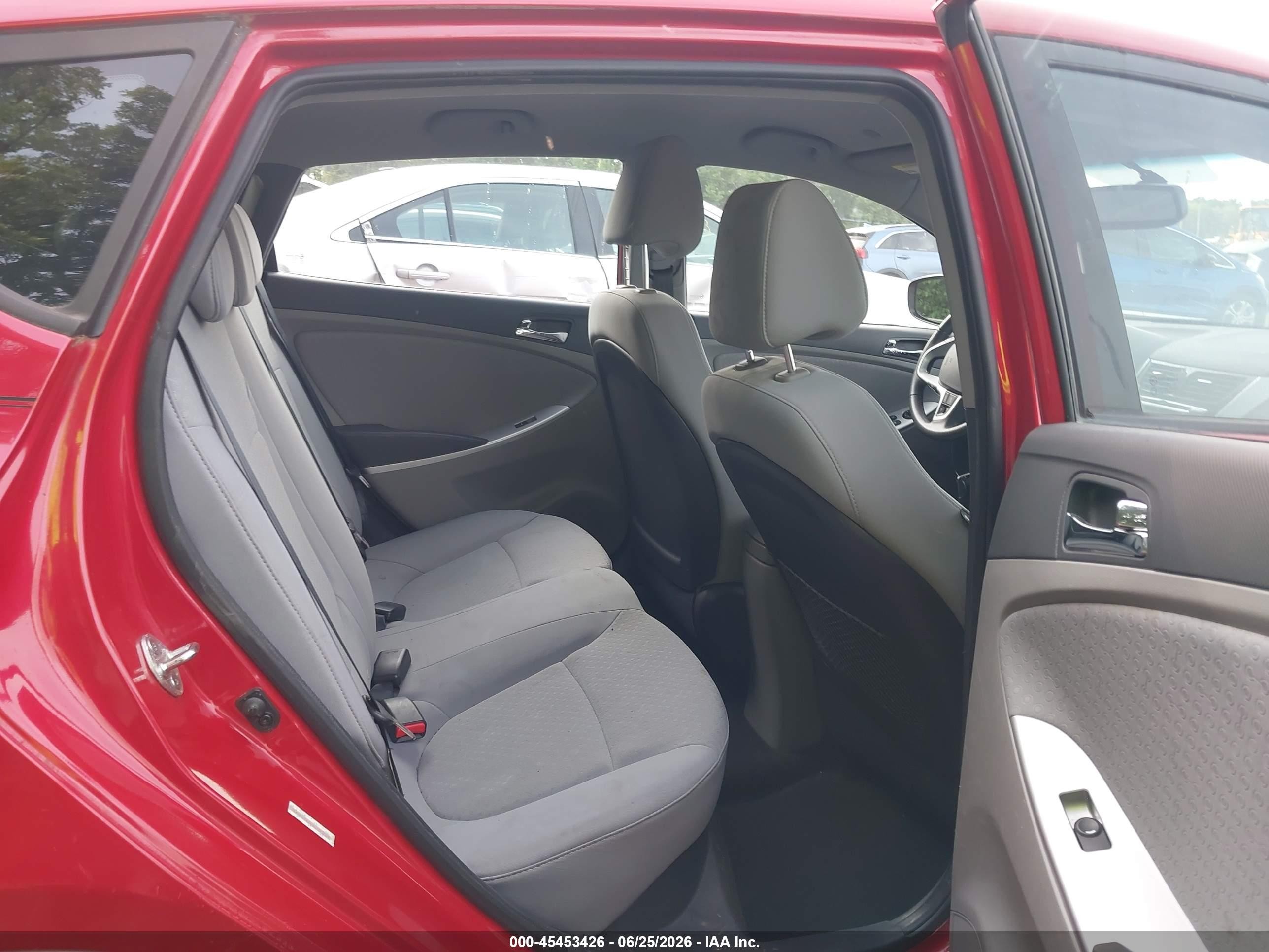 2013 Hyundai Accent Se Red vin: KMHCU5AE0DU100201