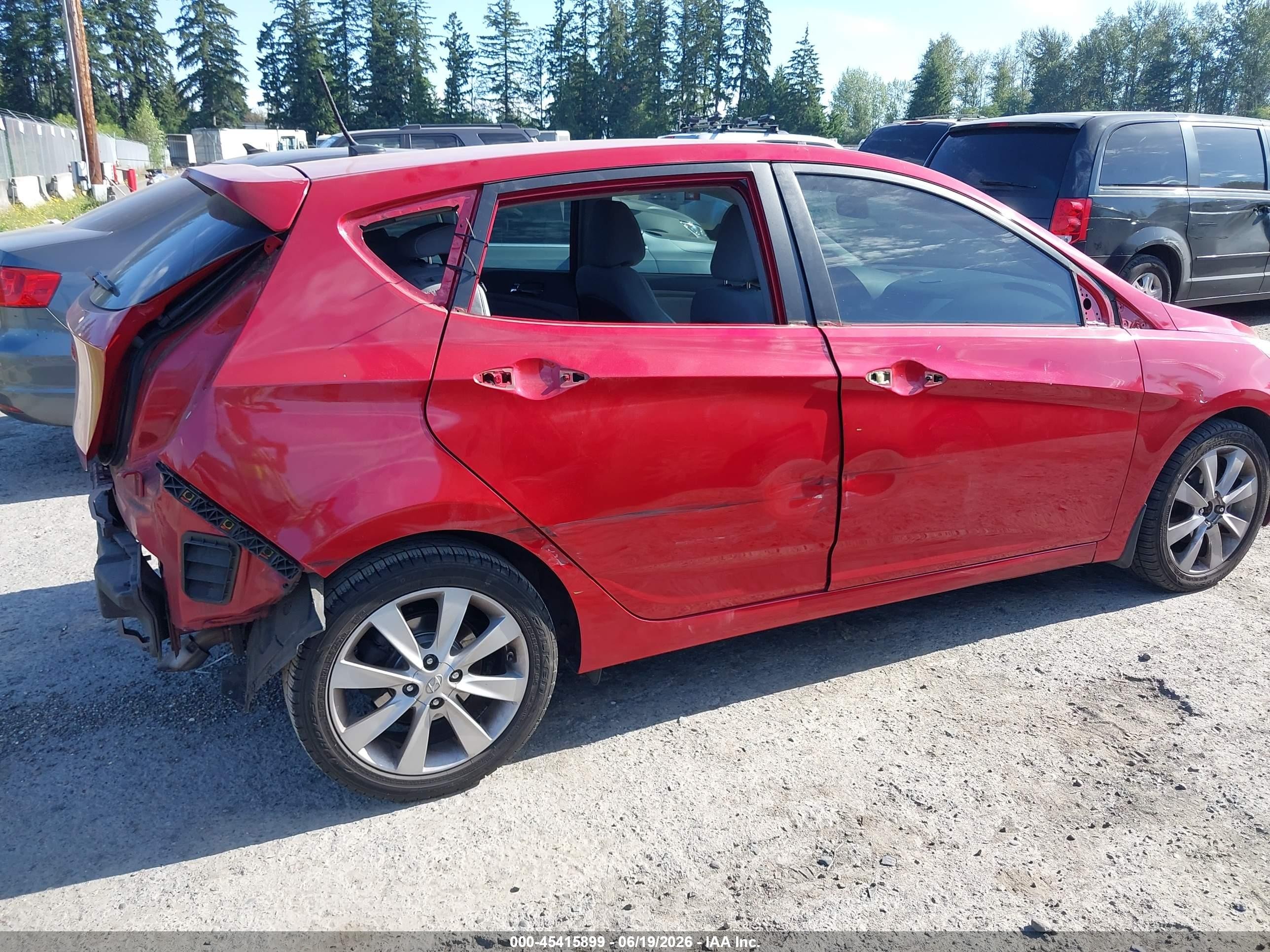2014 Hyundai Accent Se Red vin: KMHCU5AE0EU182772