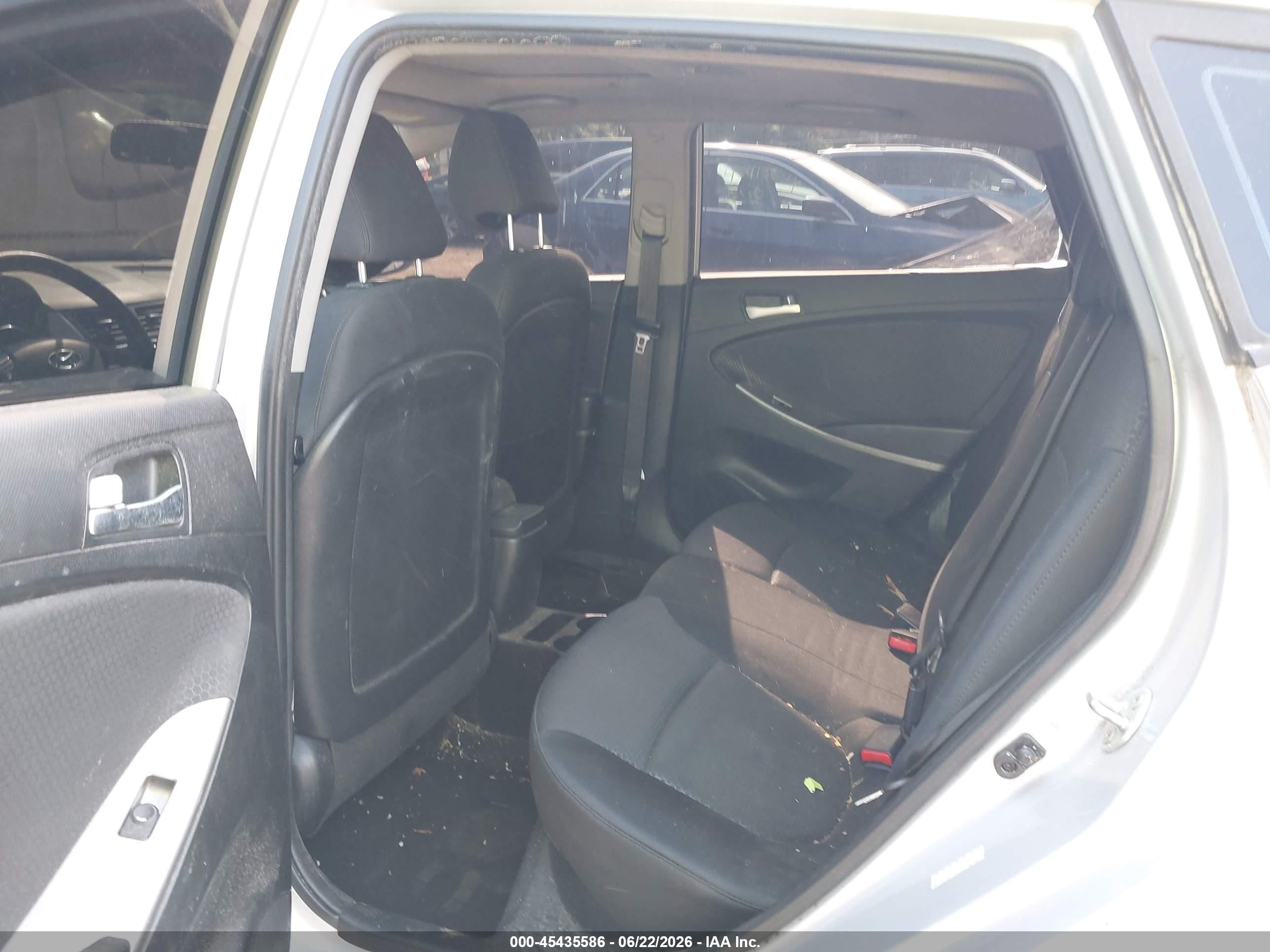 2015 Hyundai Accent Sport Silver vin: KMHCU5AE0FU220180