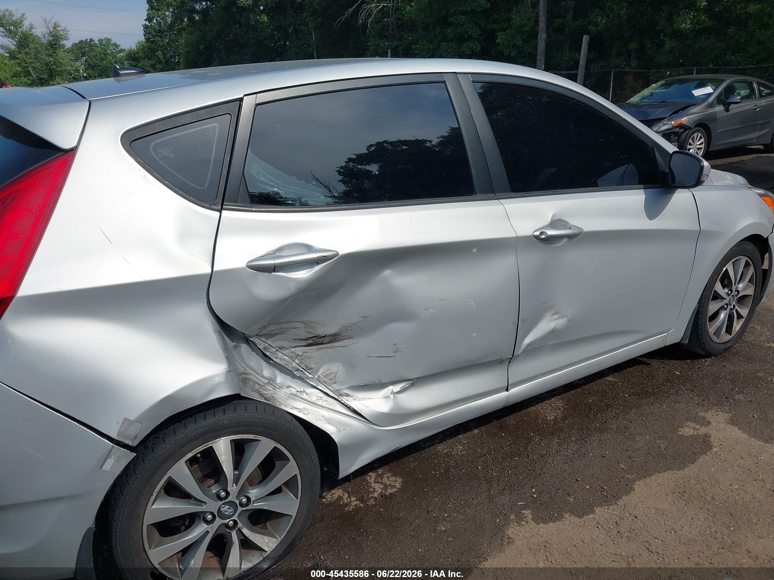 2015 Hyundai Accent Sport Silver vin: KMHCU5AE0FU220180