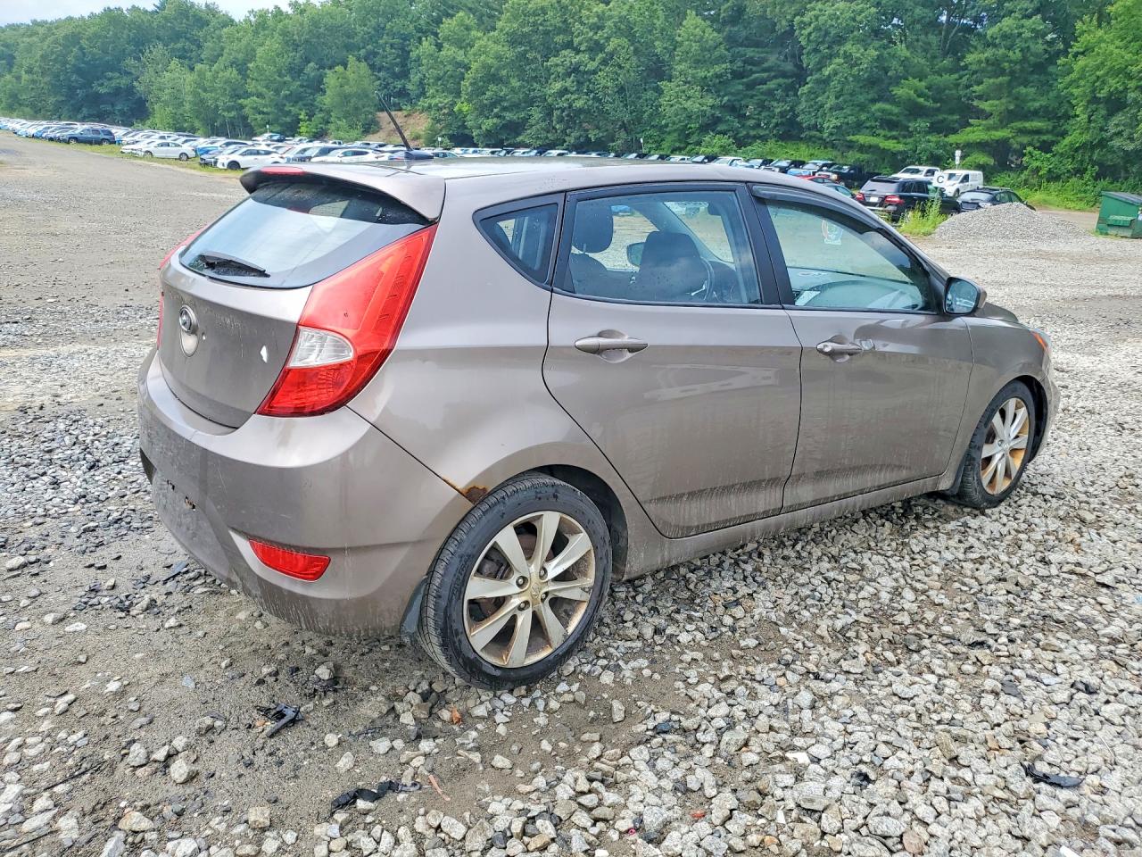 2012 Hyundai Accent Se Gold vin: KMHCU5AE1CU012725