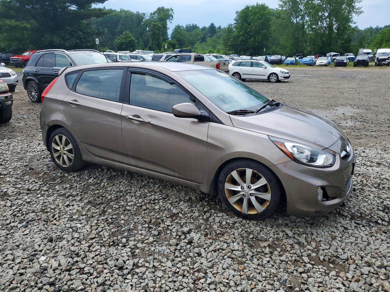 2012 Hyundai Accent Se Gold vin: KMHCU5AE1CU012725