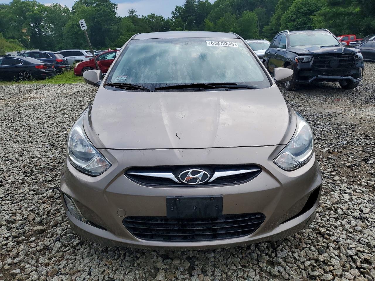 2012 Hyundai Accent Se Gold vin: KMHCU5AE1CU012725