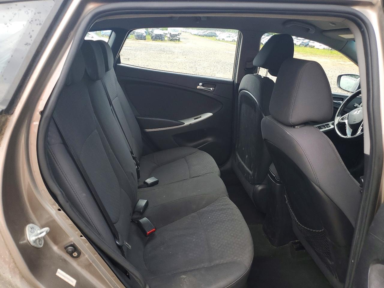 2012 Hyundai Accent Se Gold vin: KMHCU5AE1CU012725