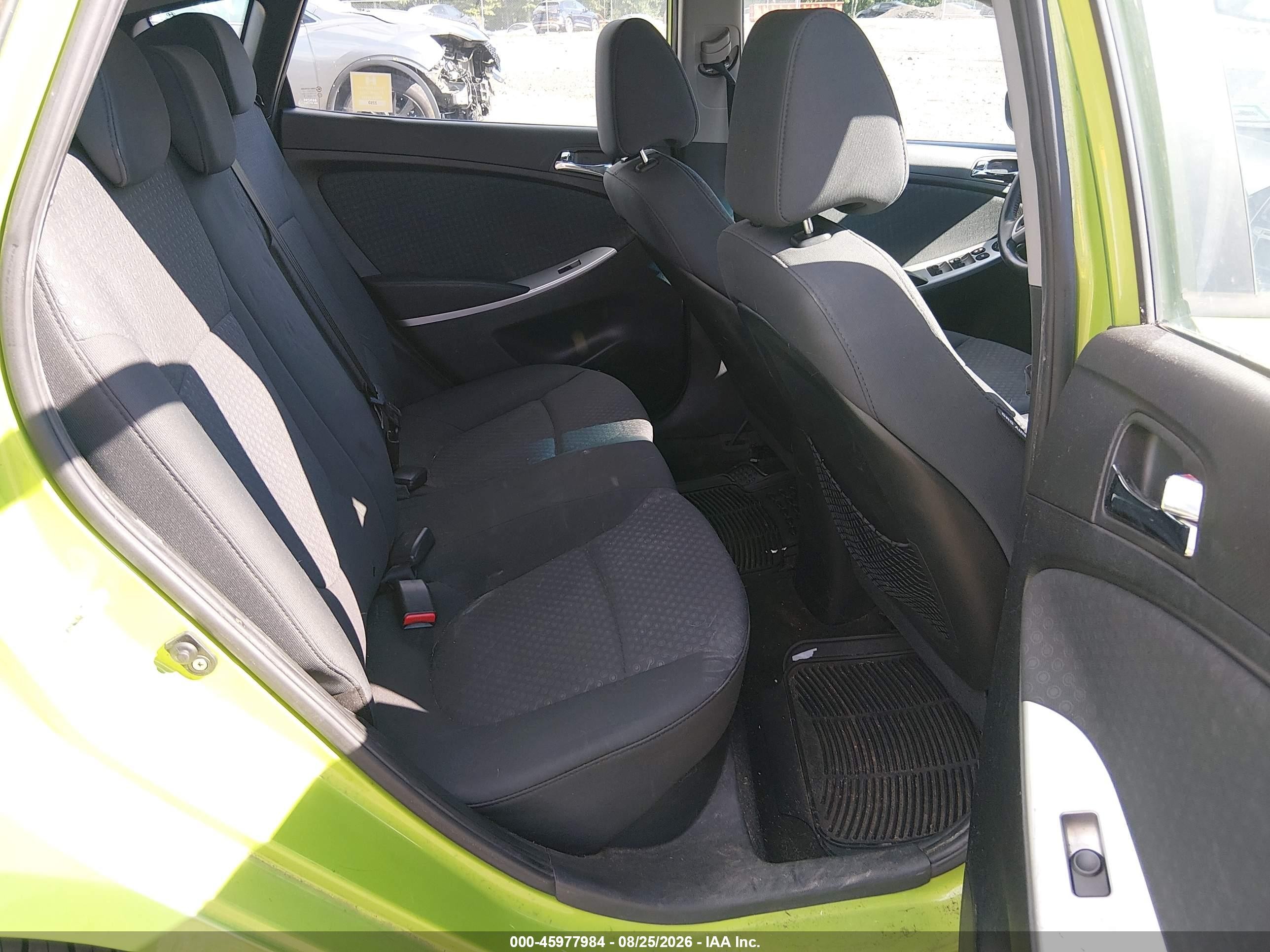 2012 Hyundai Accent Se Green vin: KMHCU5AE1CU013129