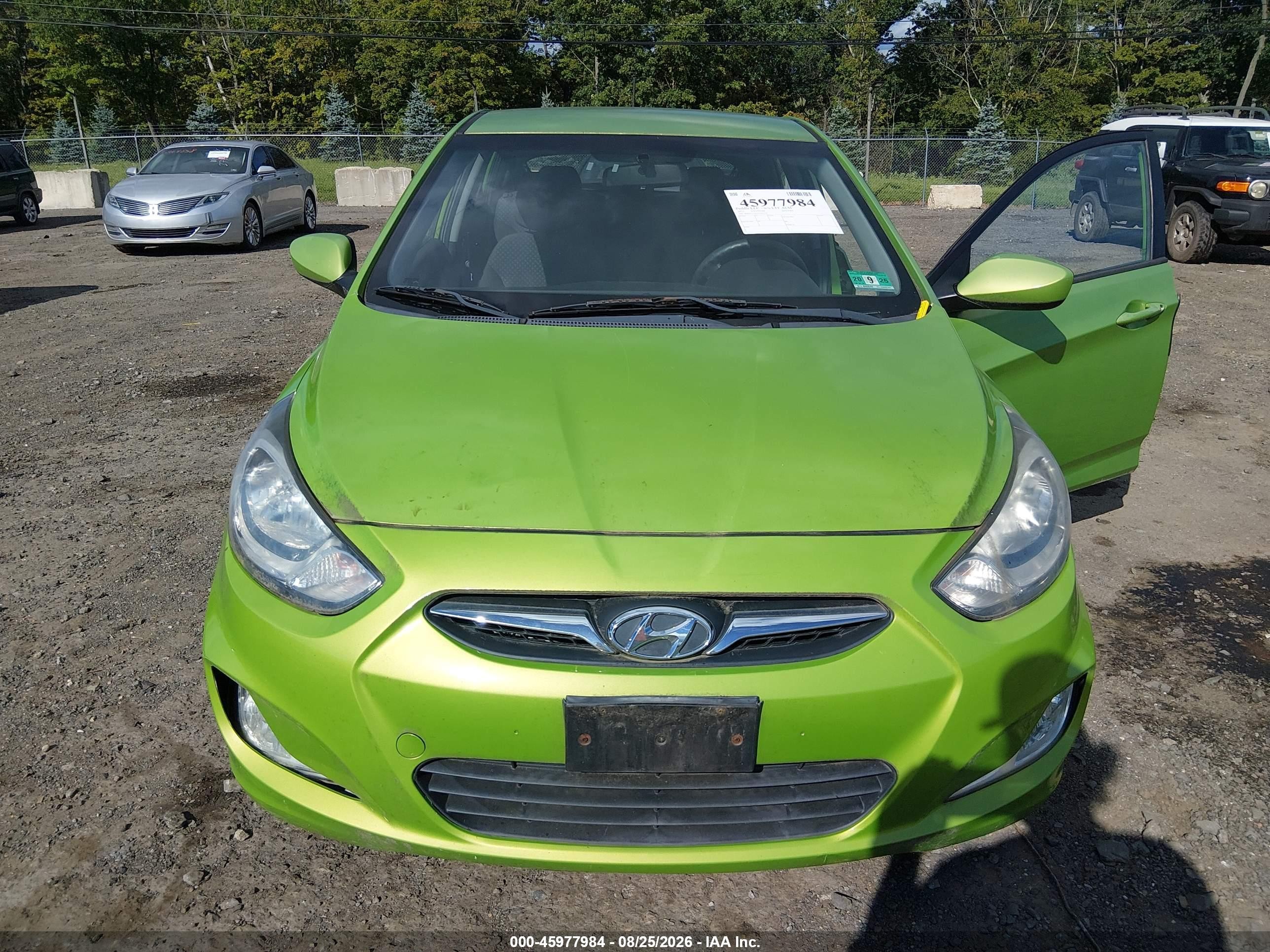 2012 Hyundai Accent Se Green vin: KMHCU5AE1CU013129