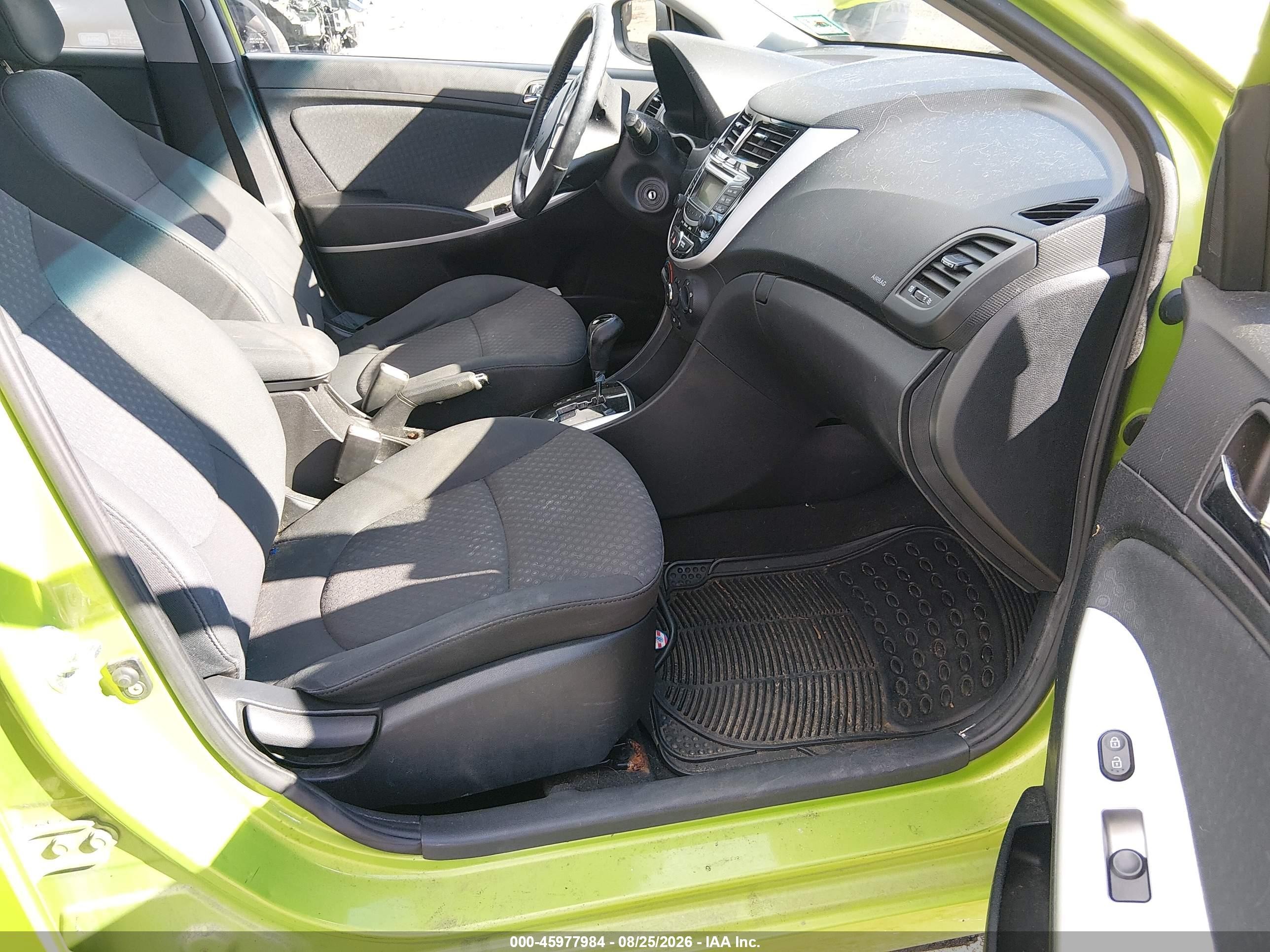 2012 Hyundai Accent Se Green vin: KMHCU5AE1CU013129