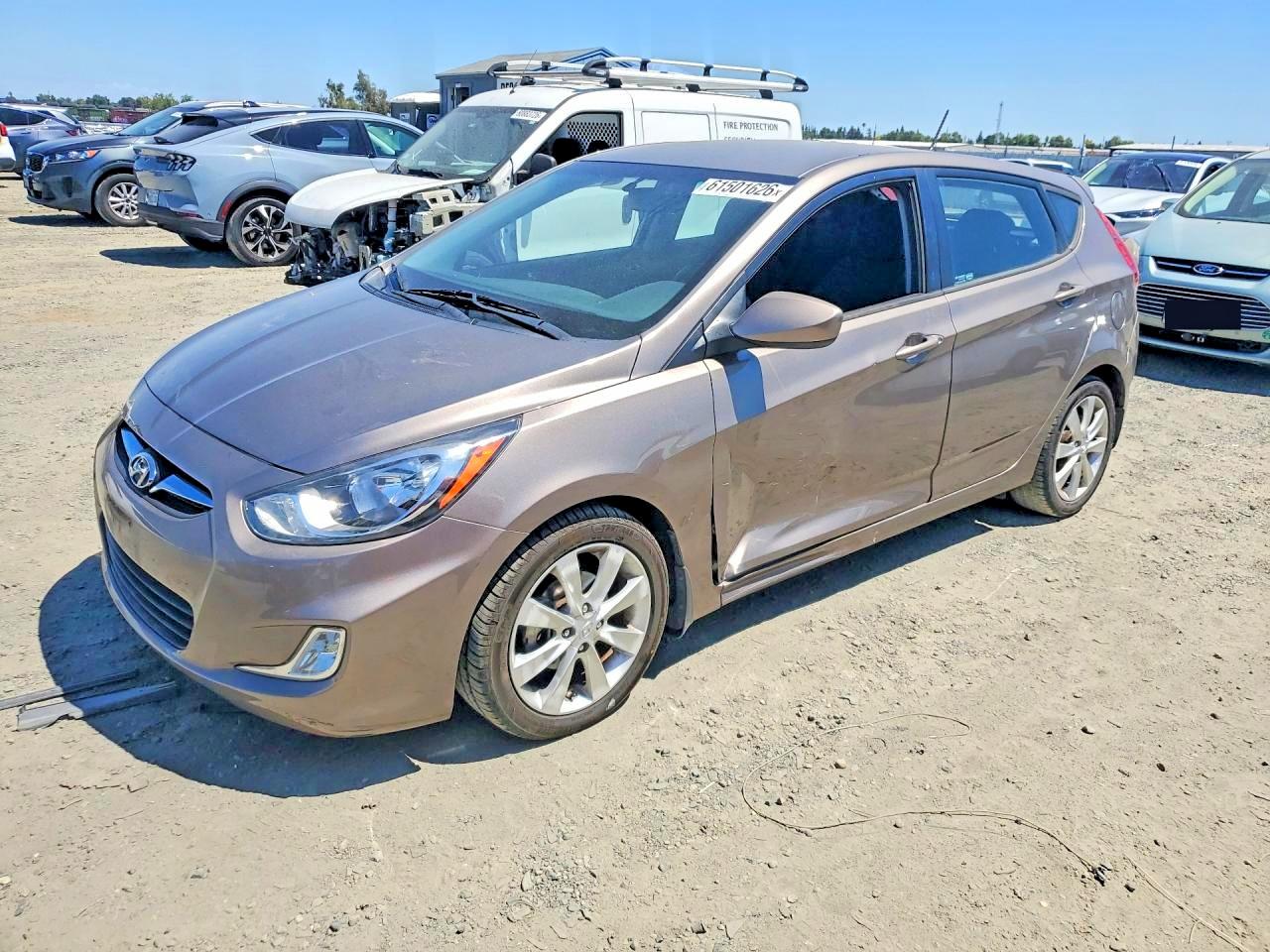 2012 Hyundai Accent Se Tan vin: KMHCU5AE1CU017665